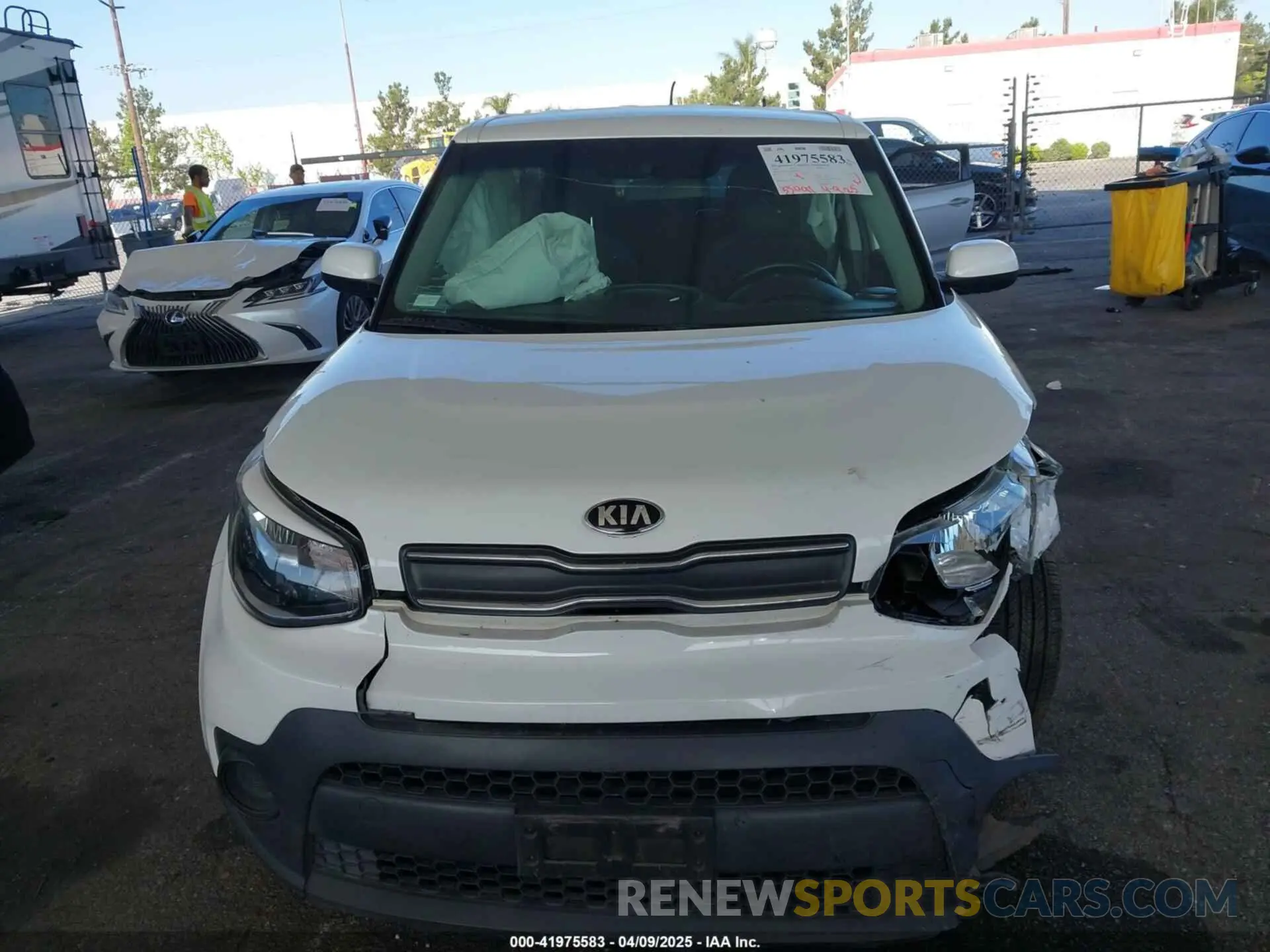 13 fotografías del automóvil dañado KNDJN2A23K7019489 KIA SOUL 2019