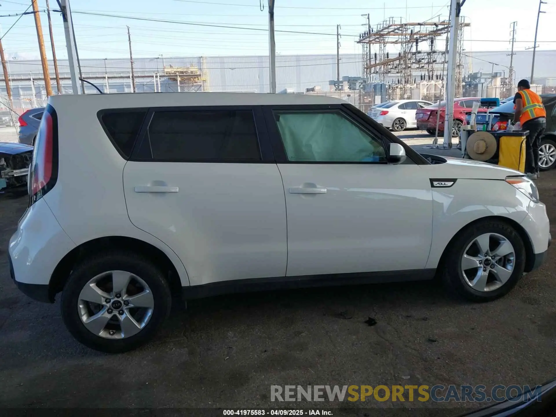 14 fotografías del automóvil dañado KNDJN2A23K7019489 KIA SOUL 2019
