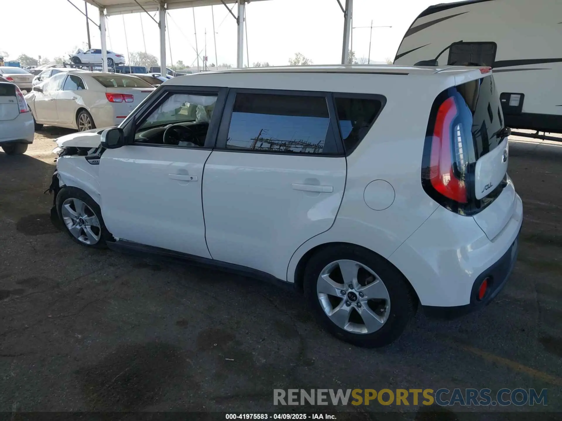 3 fotografías del automóvil dañado KNDJN2A23K7019489 KIA SOUL 2019