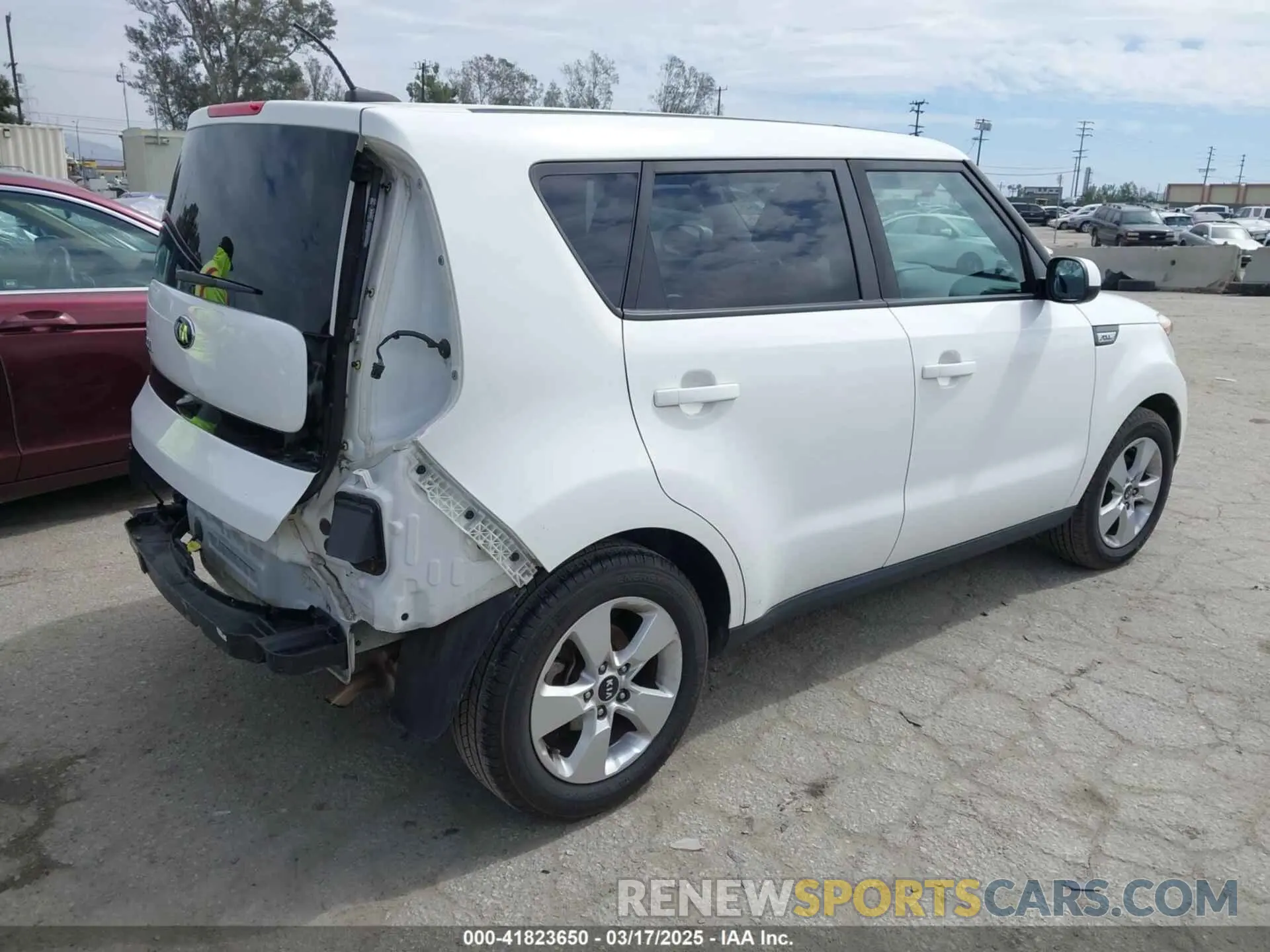 4 fotografías del automóvil dañado KNDJN2A23K7026104 KIA SOUL 2019