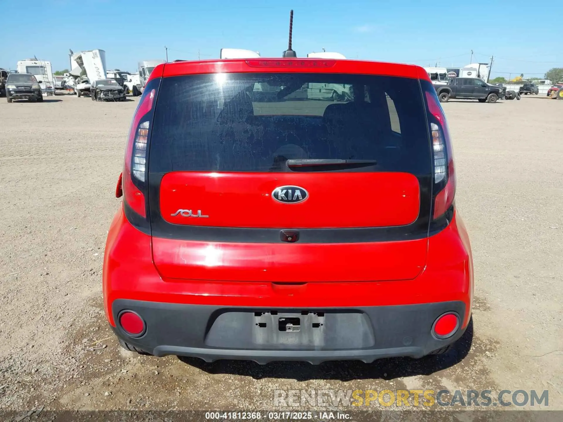 16 fotografías del automóvil dañado KNDJN2A23K7661999 KIA SOUL 2019