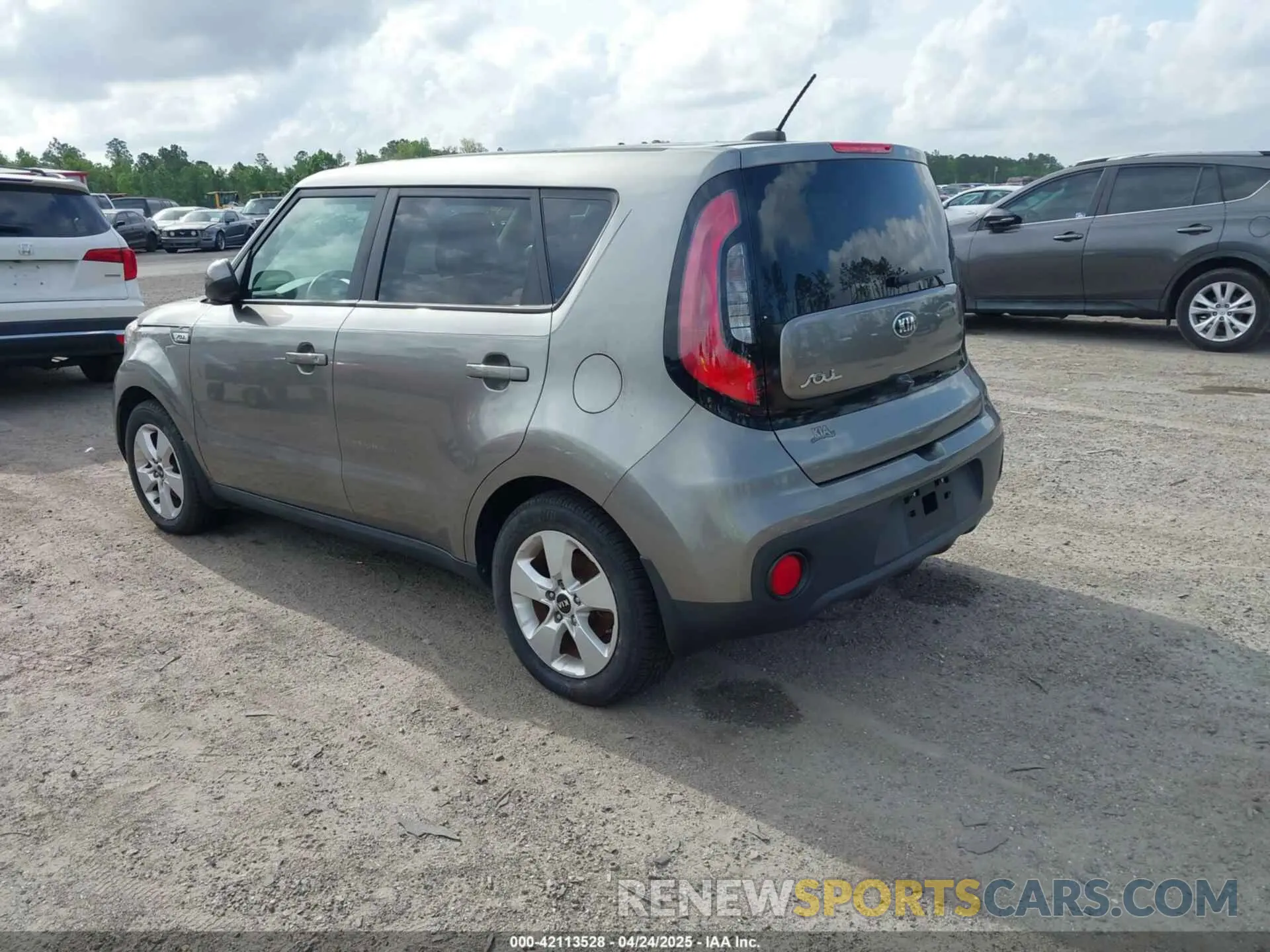 3 fotografías del automóvil dañado KNDJN2A23K7673604 KIA SOUL 2019