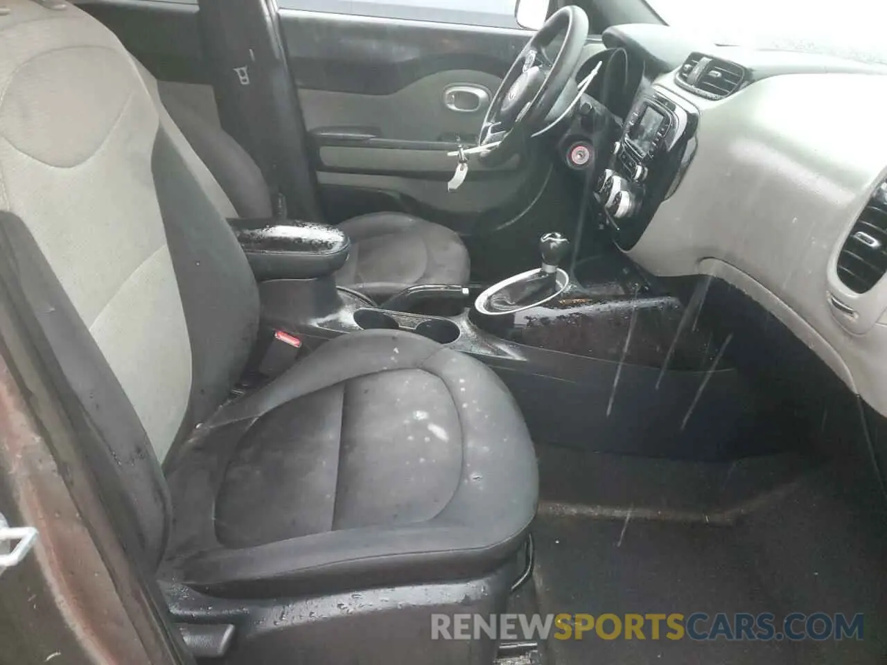 7 fotografías del automóvil dañado KNDJN2A23K7682061 KIA SOUL 2019