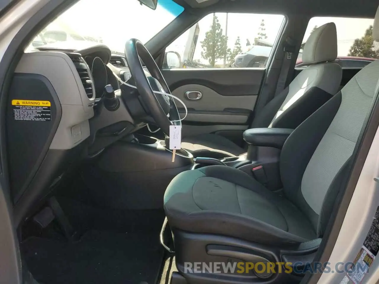 7 fotografías del automóvil dañado KNDJN2A23K7683873 KIA SOUL 2019