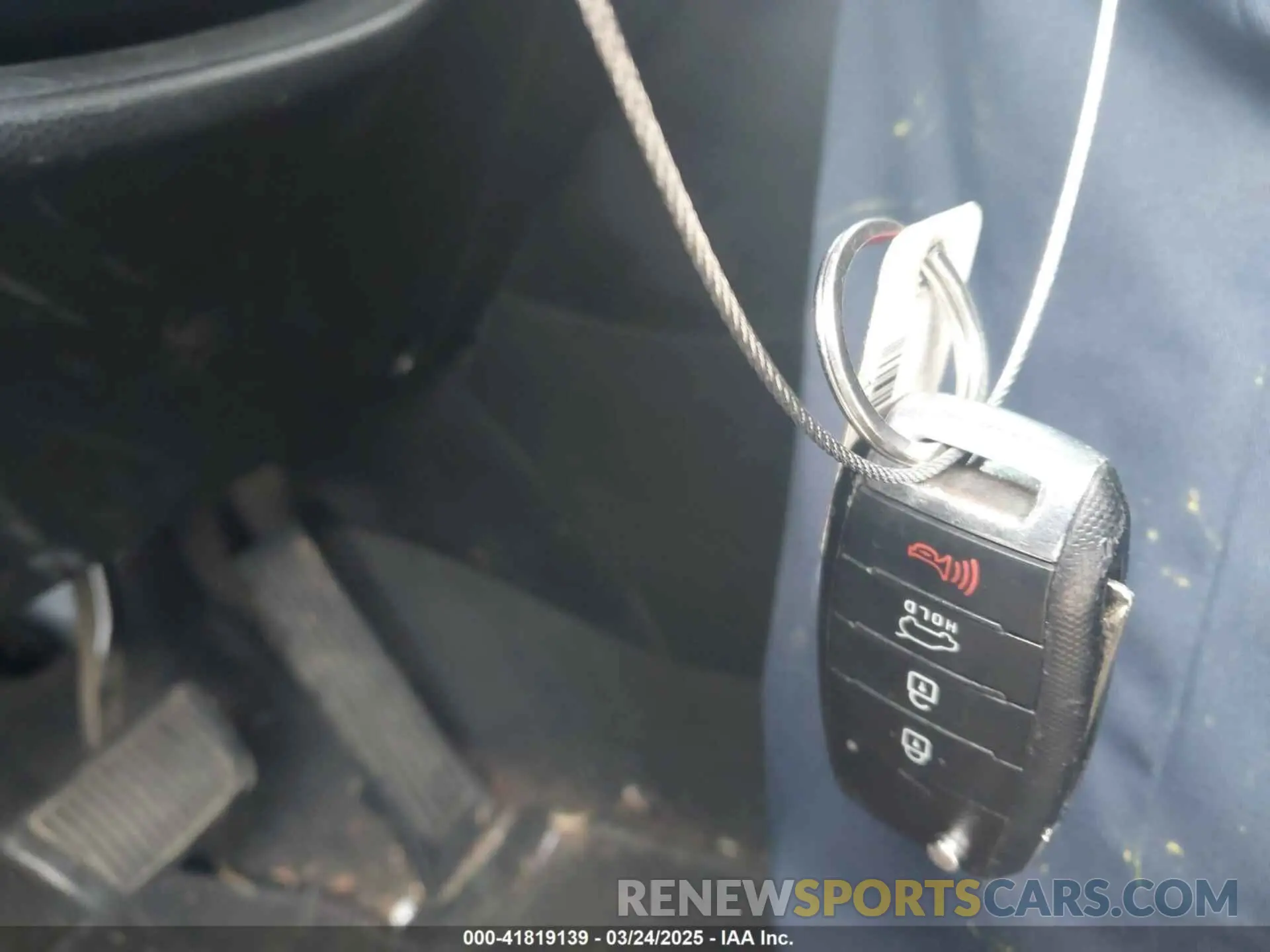11 fotografías del automóvil dañado KNDJN2A23K7685980 KIA SOUL 2019