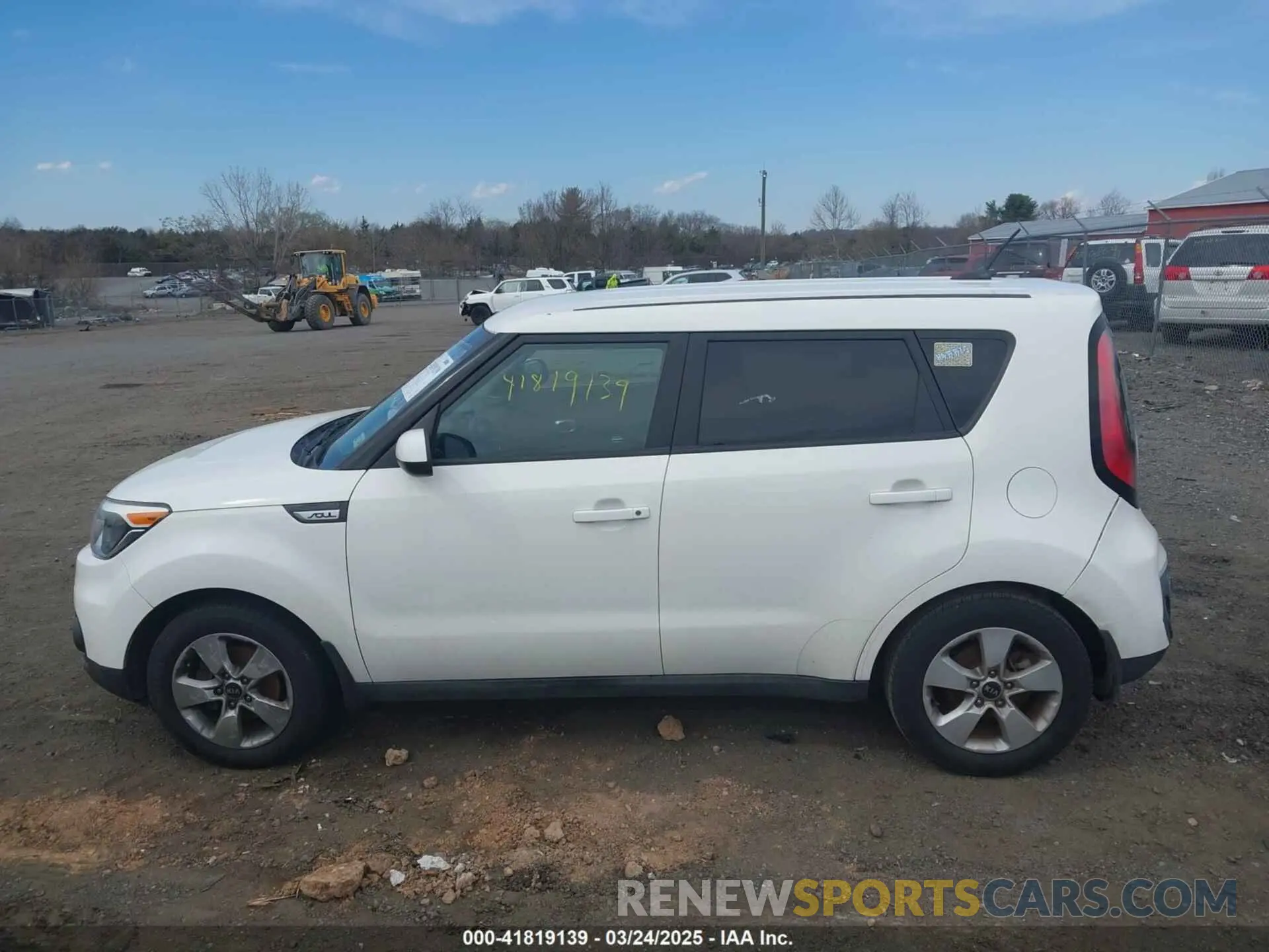 14 fotografías del automóvil dañado KNDJN2A23K7685980 KIA SOUL 2019