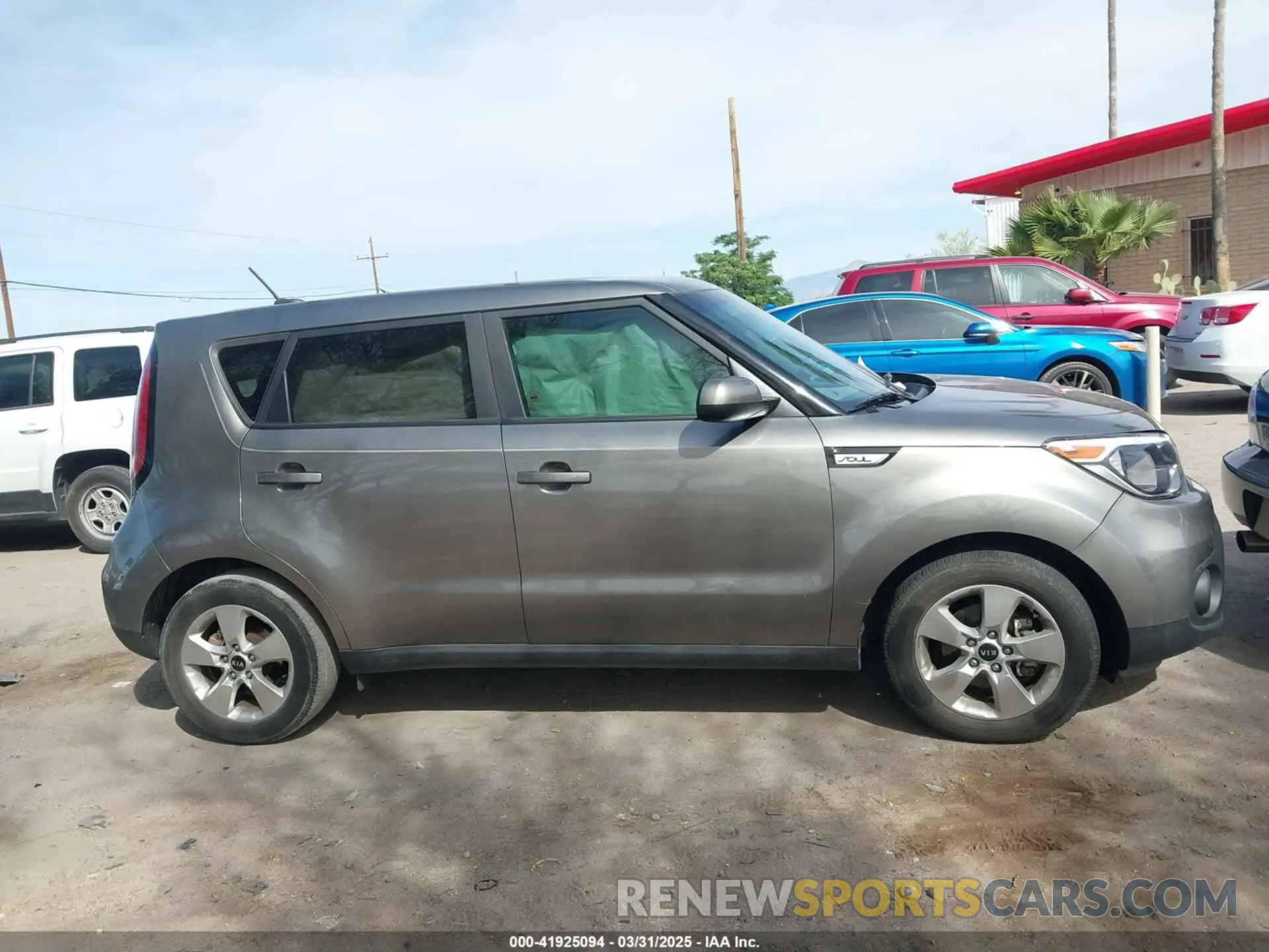 13 fotografías del automóvil dañado KNDJN2A23K7691665 KIA SOUL 2019