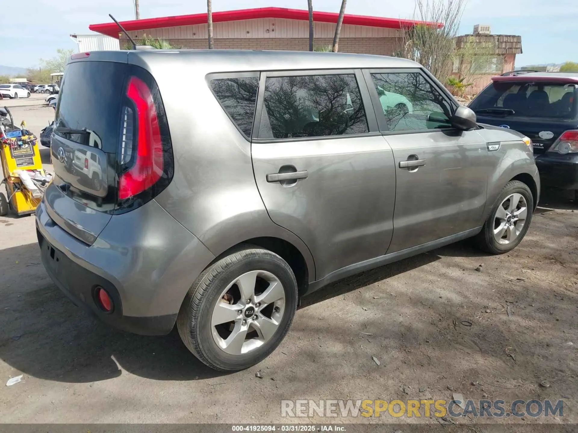4 fotografías del automóvil dañado KNDJN2A23K7691665 KIA SOUL 2019