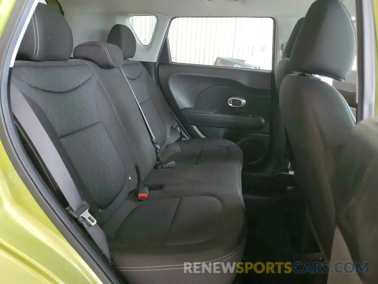 11 fotografías del automóvil dañado KNDJN2A23K7920376 KIA SOUL 2019