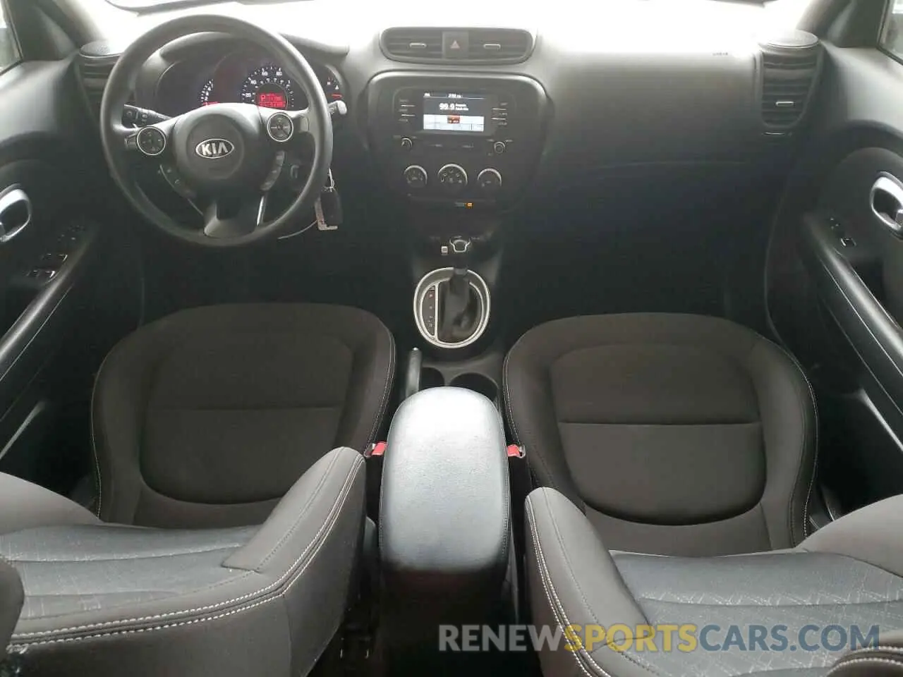 8 fotografías del automóvil dañado KNDJN2A23K7920376 KIA SOUL 2019