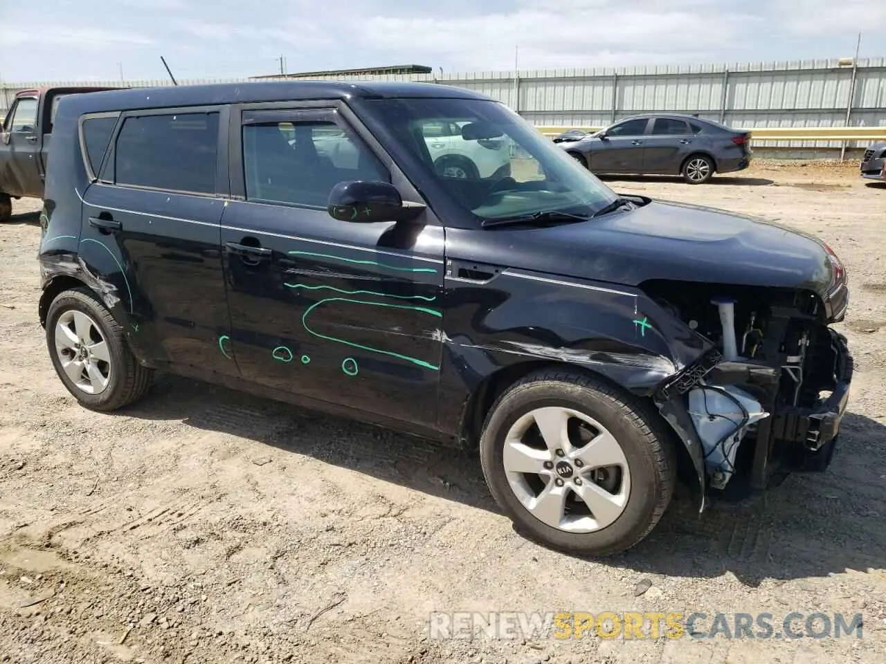 4 fotografías del automóvil dañado KNDJN2A24K7007917 KIA SOUL 2019