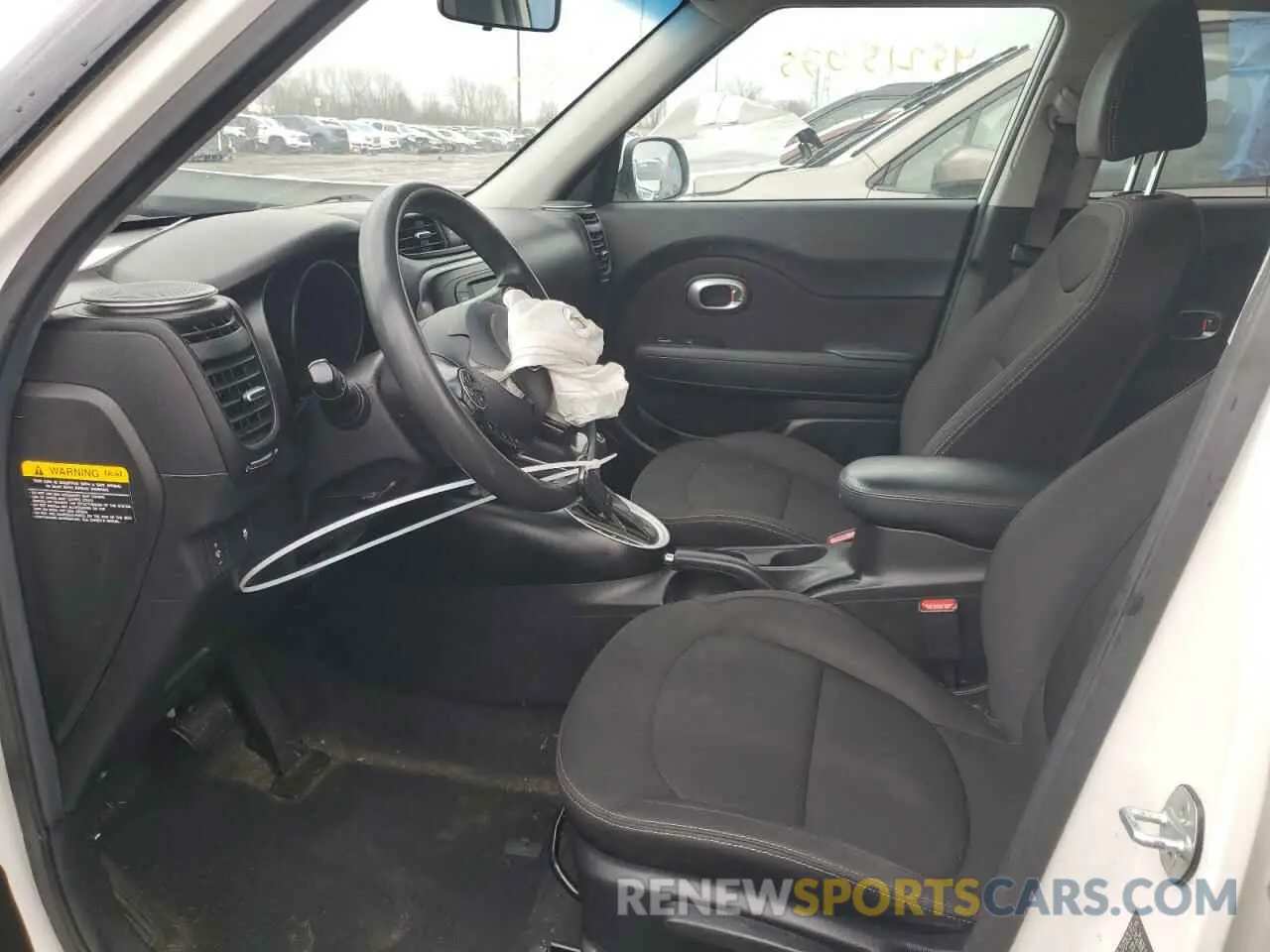 7 fotografías del automóvil dañado KNDJN2A24K7012521 KIA SOUL 2019