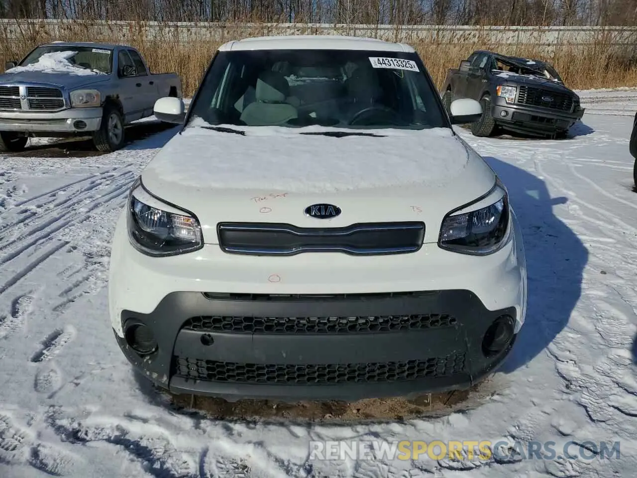5 fotografías del automóvil dañado KNDJN2A24K7016374 KIA SOUL 2019
