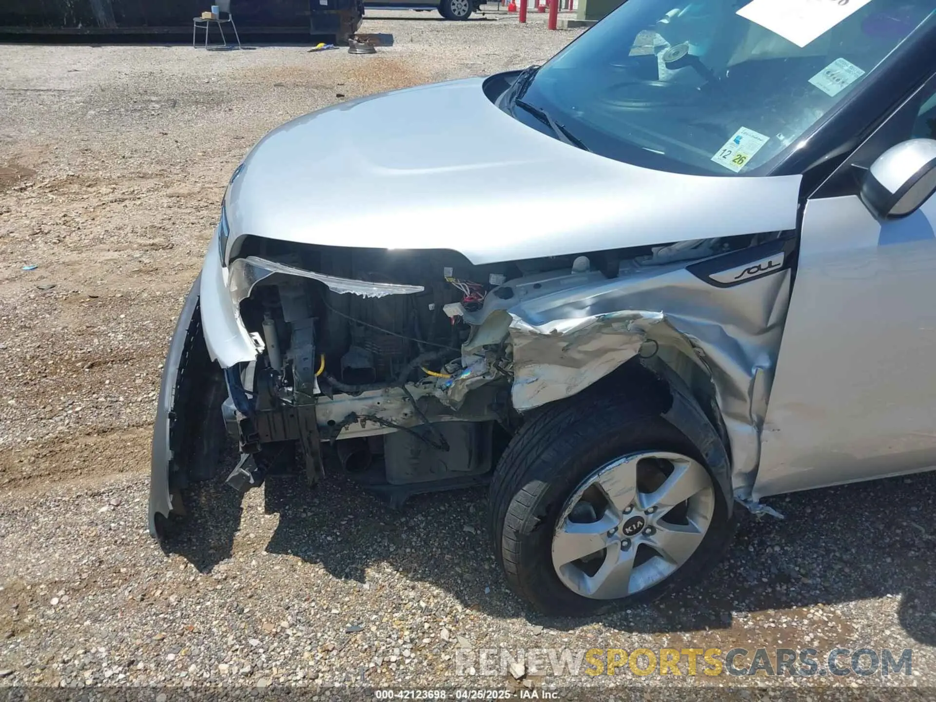 11 fotografías del automóvil dañado KNDJN2A24K7020179 KIA SOUL 2019