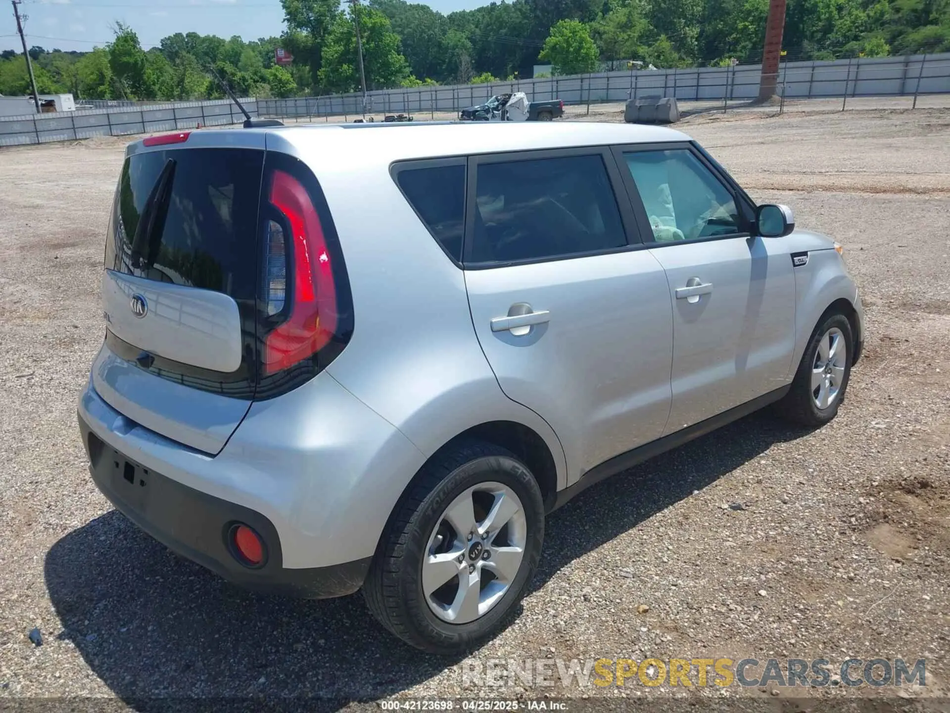 4 fotografías del automóvil dañado KNDJN2A24K7020179 KIA SOUL 2019