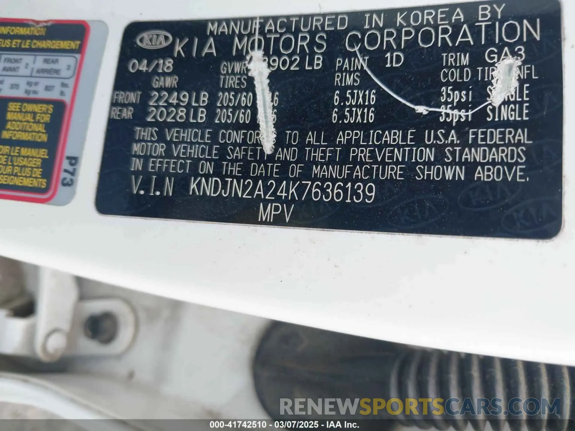 9 fotografías del automóvil dañado KNDJN2A24K7636139 KIA SOUL 2019