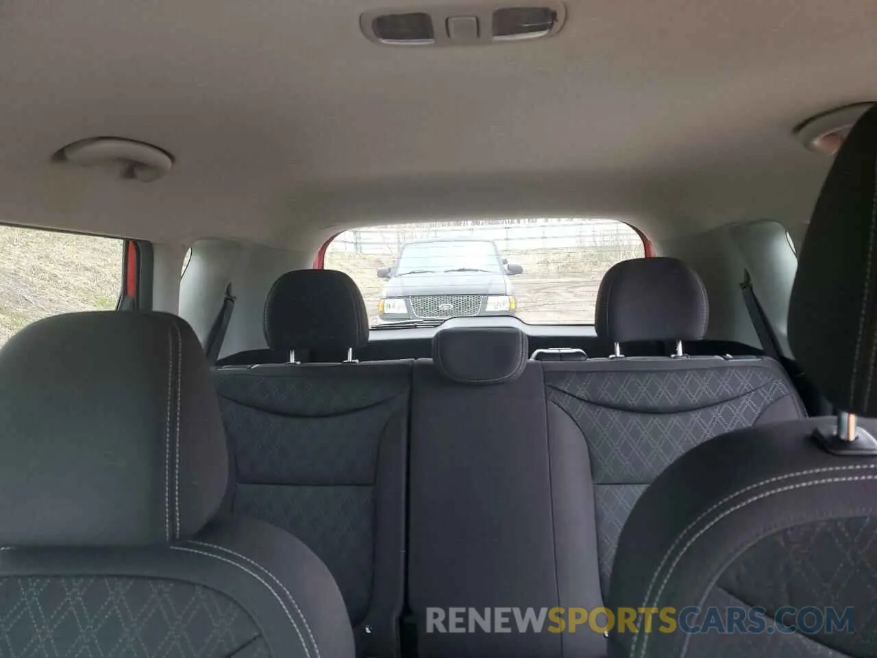 10 fotografías del automóvil dañado KNDJN2A24K7655435 KIA SOUL 2019