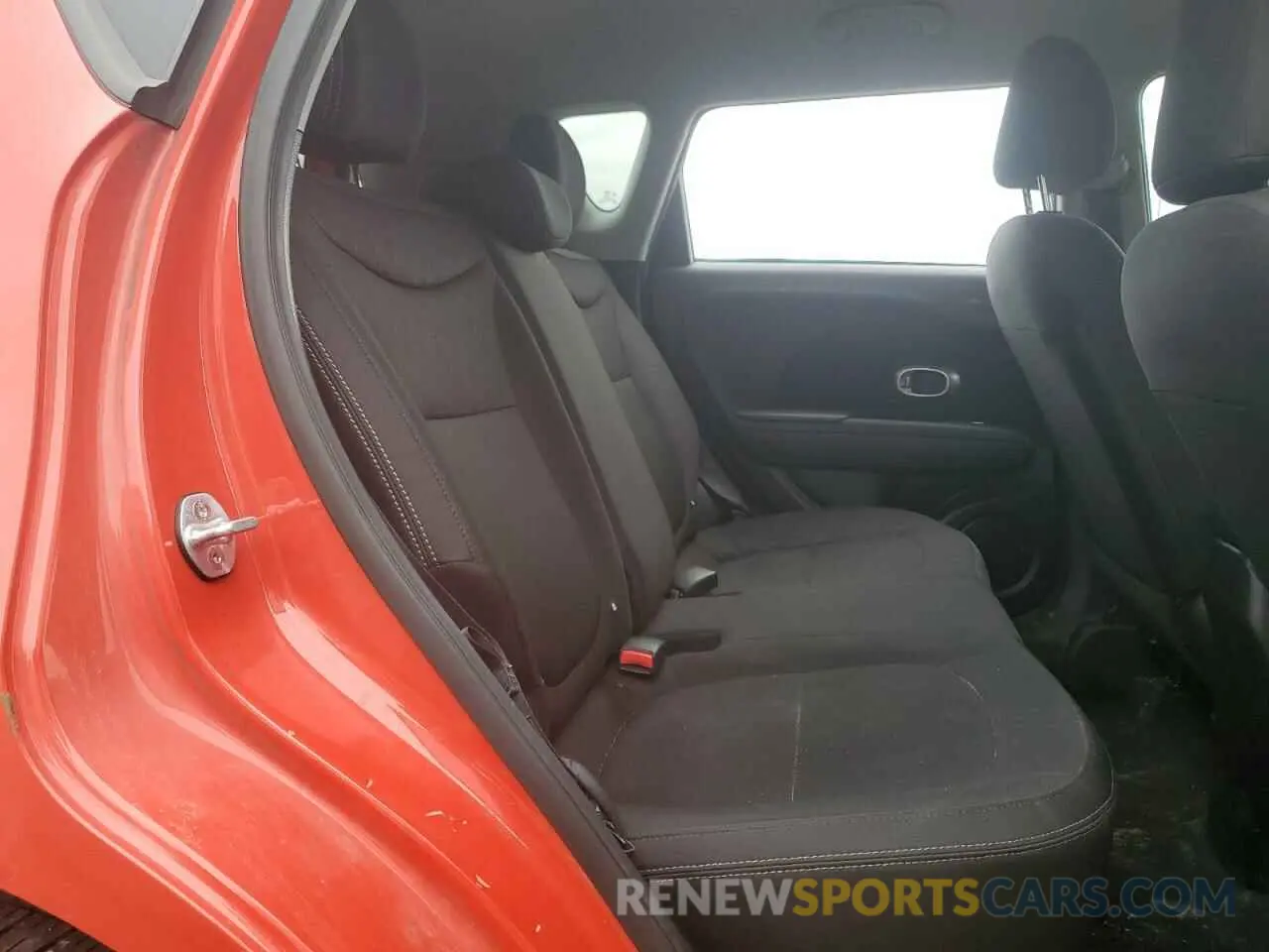 11 fotografías del automóvil dañado KNDJN2A24K7655435 KIA SOUL 2019