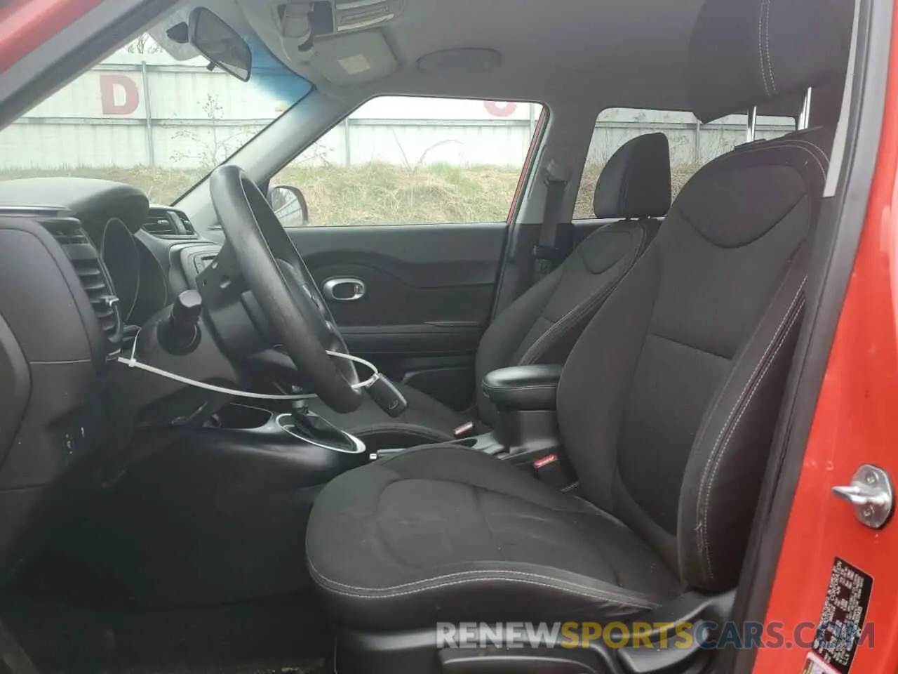 7 fotografías del automóvil dañado KNDJN2A24K7655435 KIA SOUL 2019
