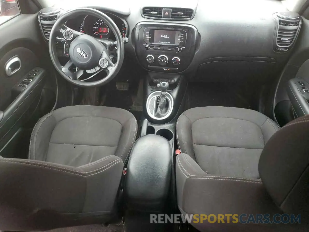 8 fotografías del automóvil dañado KNDJN2A24K7655435 KIA SOUL 2019