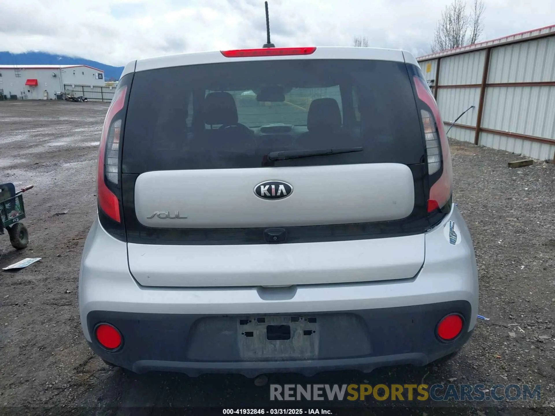 16 fotografías del automóvil dañado KNDJN2A24K7676852 KIA SOUL 2019