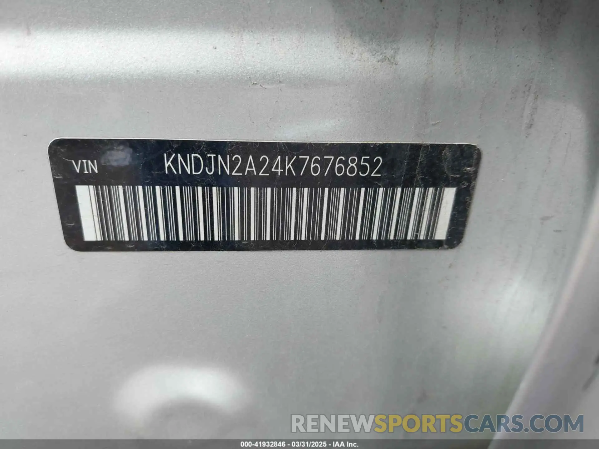 9 fotografías del automóvil dañado KNDJN2A24K7676852 KIA SOUL 2019