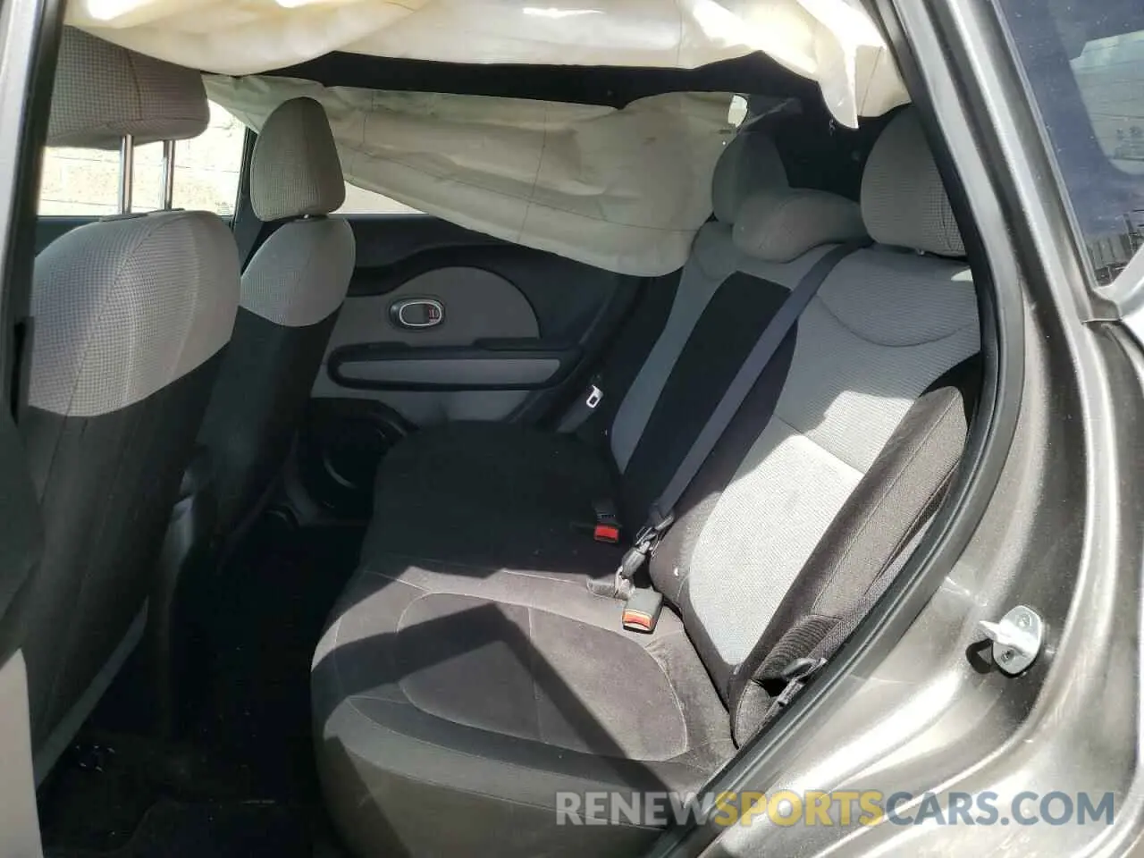 10 fotografías del automóvil dañado KNDJN2A24K7684370 KIA SOUL 2019