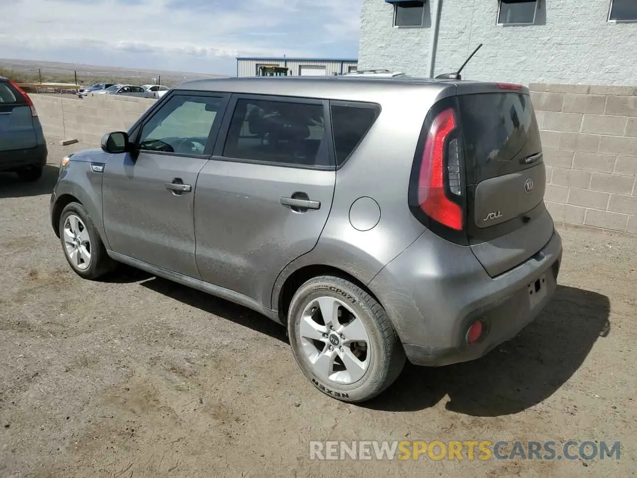 2 fotografías del automóvil dañado KNDJN2A24K7684370 KIA SOUL 2019