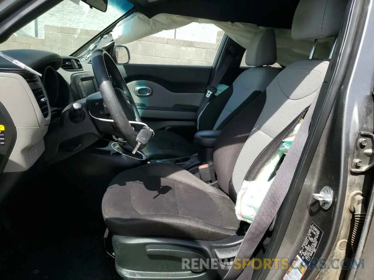 7 fotografías del automóvil dañado KNDJN2A24K7684370 KIA SOUL 2019