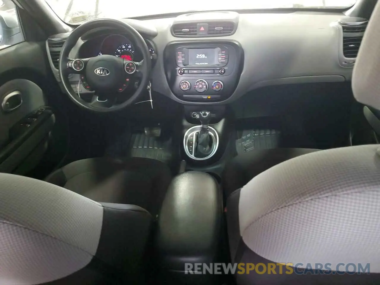 8 fotografías del automóvil dañado KNDJN2A24K7686166 KIA SOUL 2019