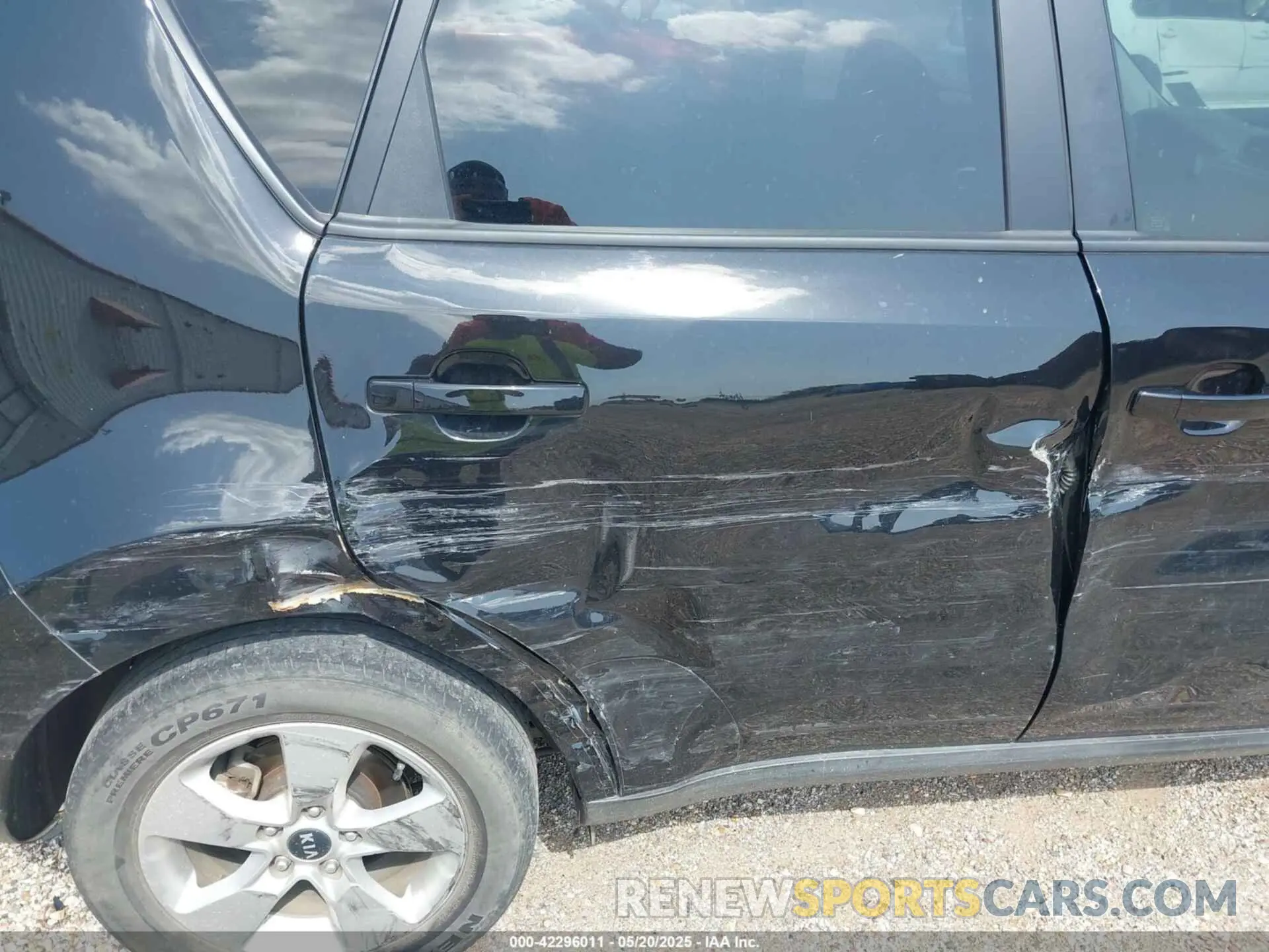 12 fotografías del automóvil dañado KNDJN2A24K7921343 KIA SOUL 2019
