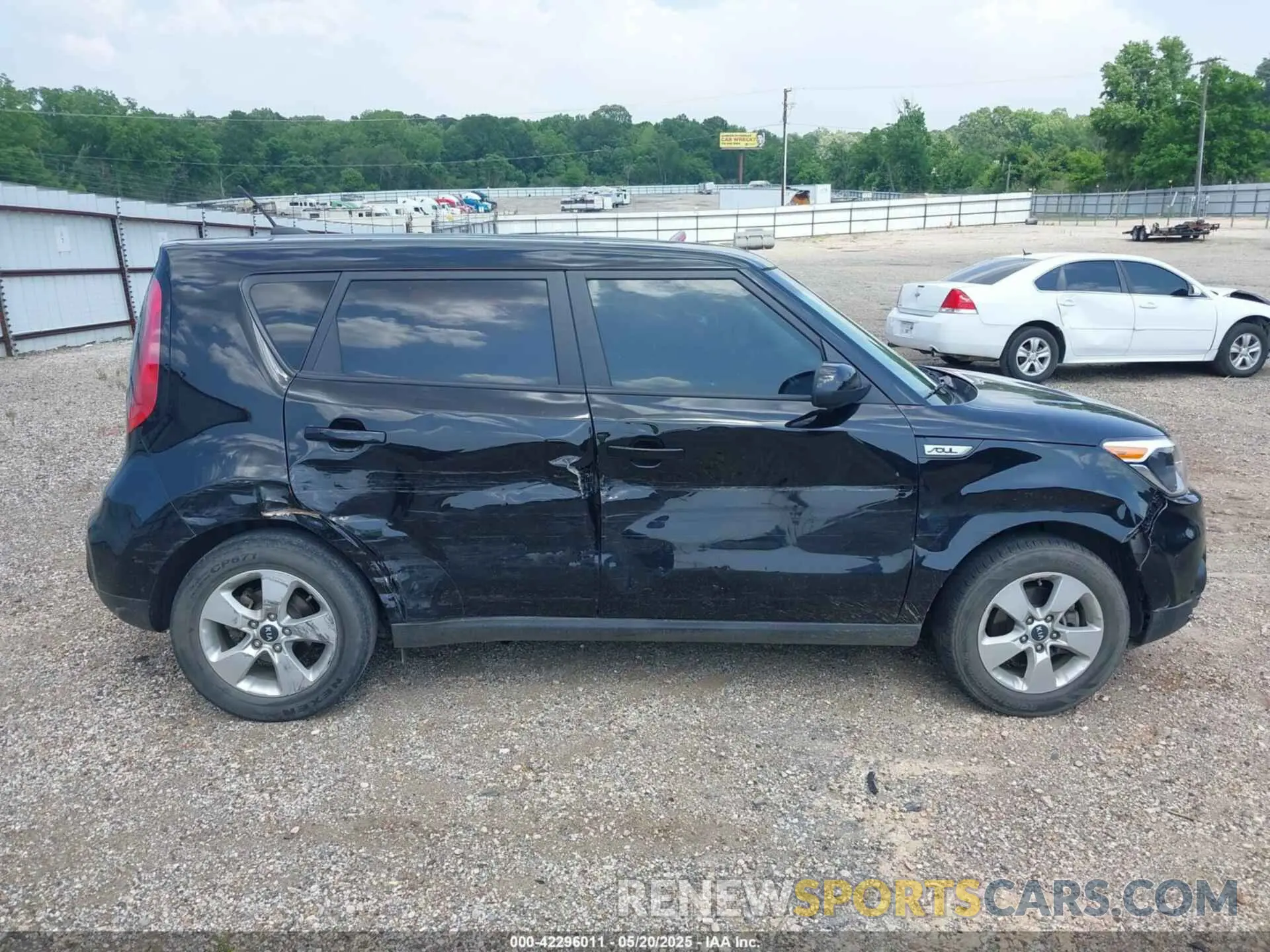 14 fotografías del automóvil dañado KNDJN2A24K7921343 KIA SOUL 2019