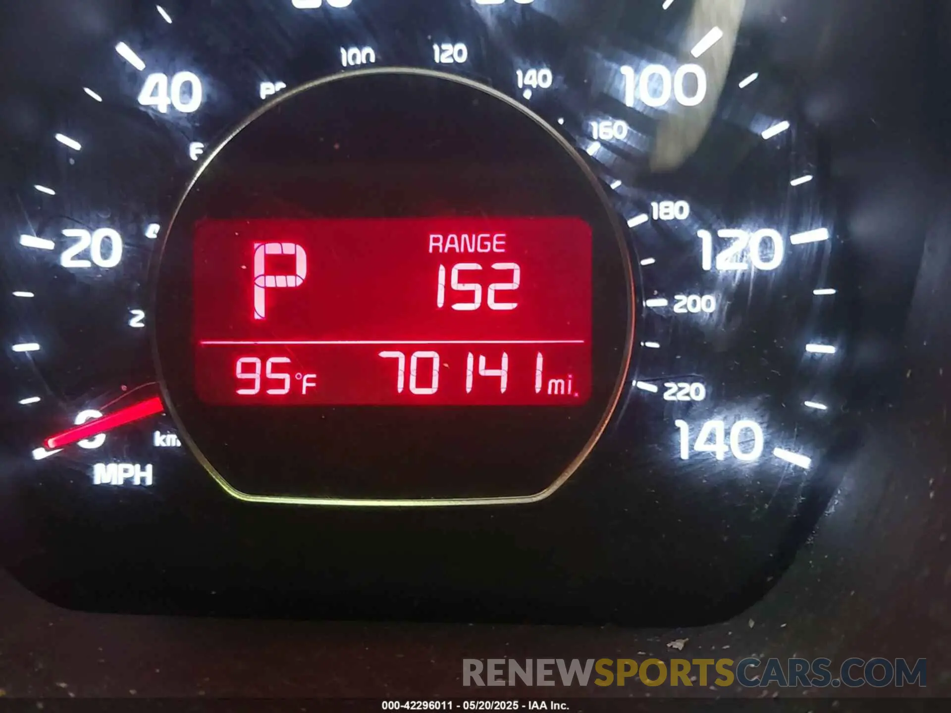 16 fotografías del automóvil dañado KNDJN2A24K7921343 KIA SOUL 2019