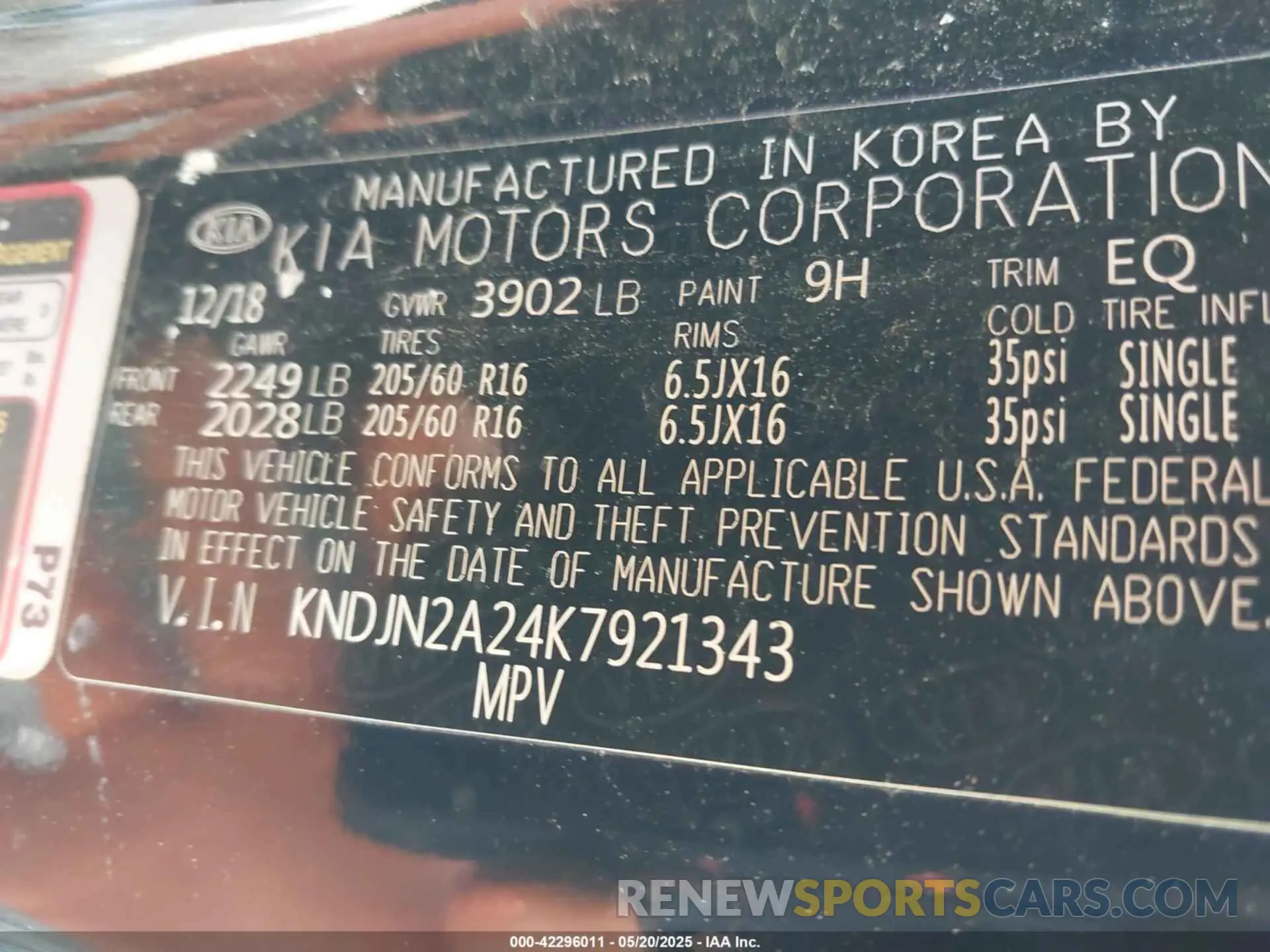 9 fotografías del automóvil dañado KNDJN2A24K7921343 KIA SOUL 2019