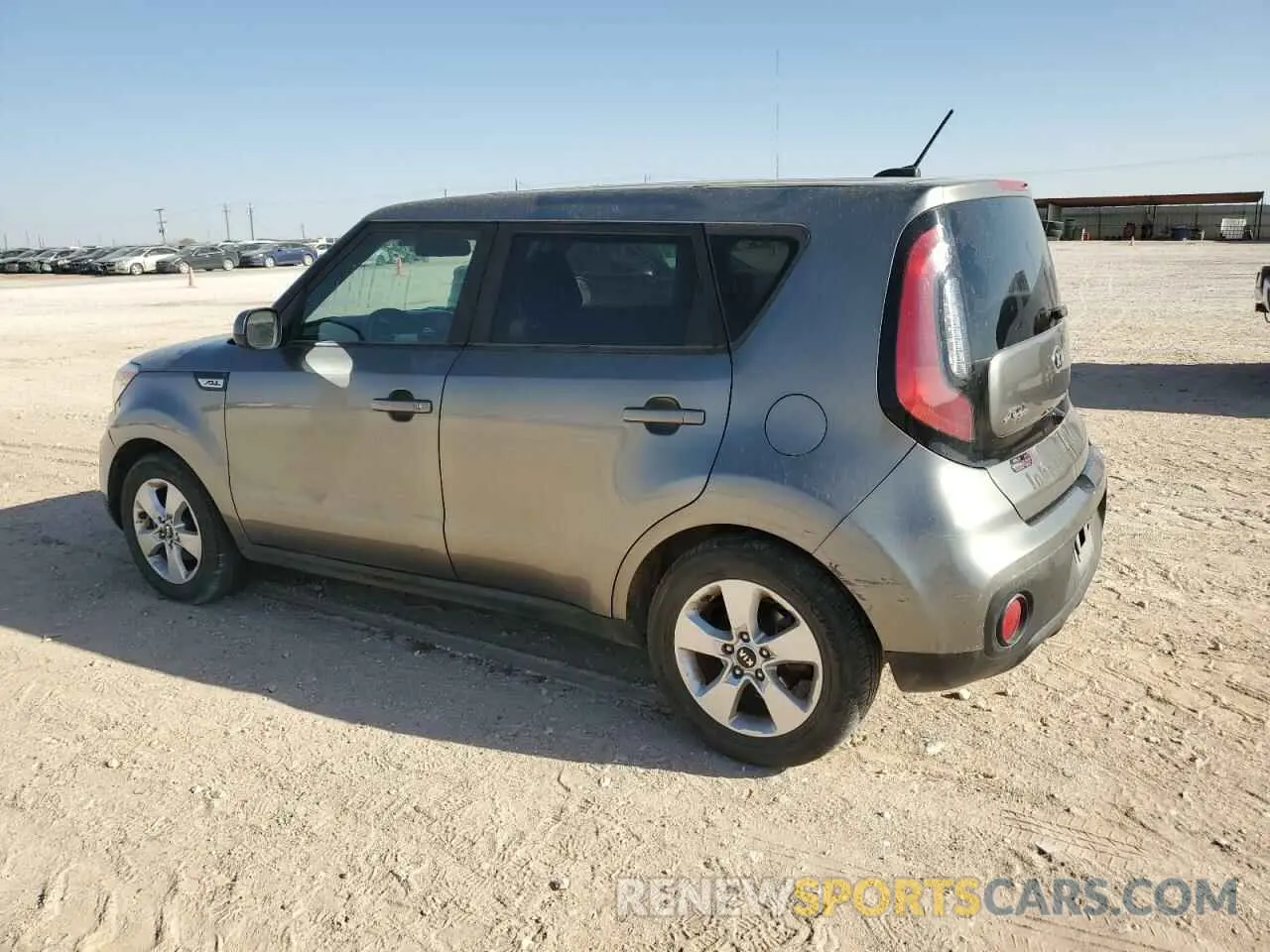 2 fotografías del automóvil dañado KNDJN2A25K7003990 KIA SOUL 2019