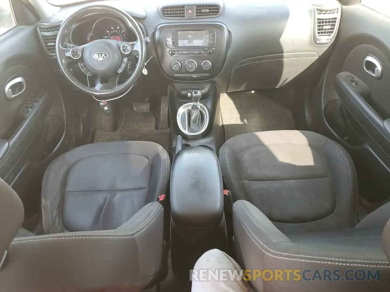 8 fotografías del automóvil dañado KNDJN2A25K7003990 KIA SOUL 2019