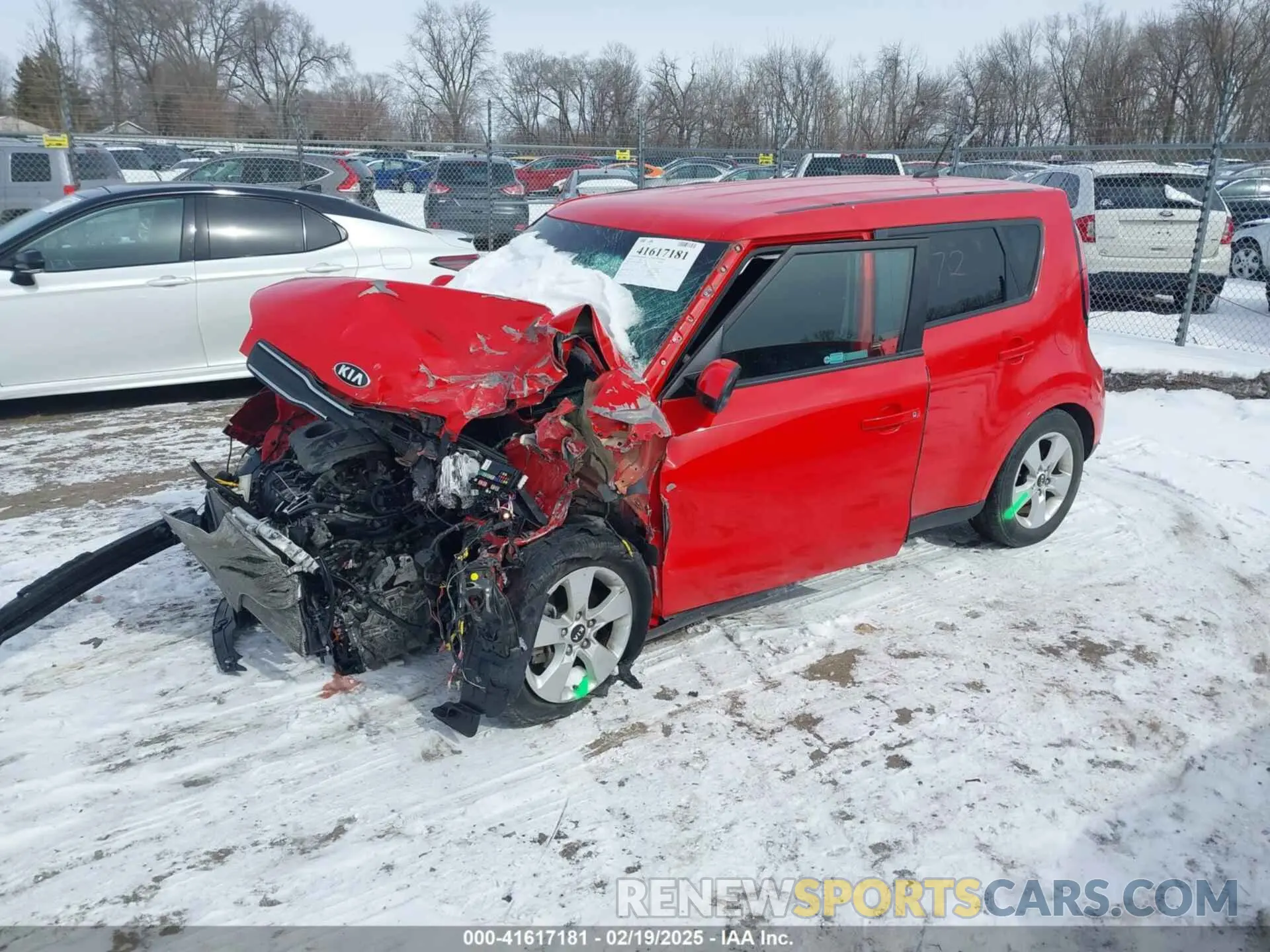 2 fotografías del automóvil dañado KNDJN2A25K7007070 KIA SOUL 2019