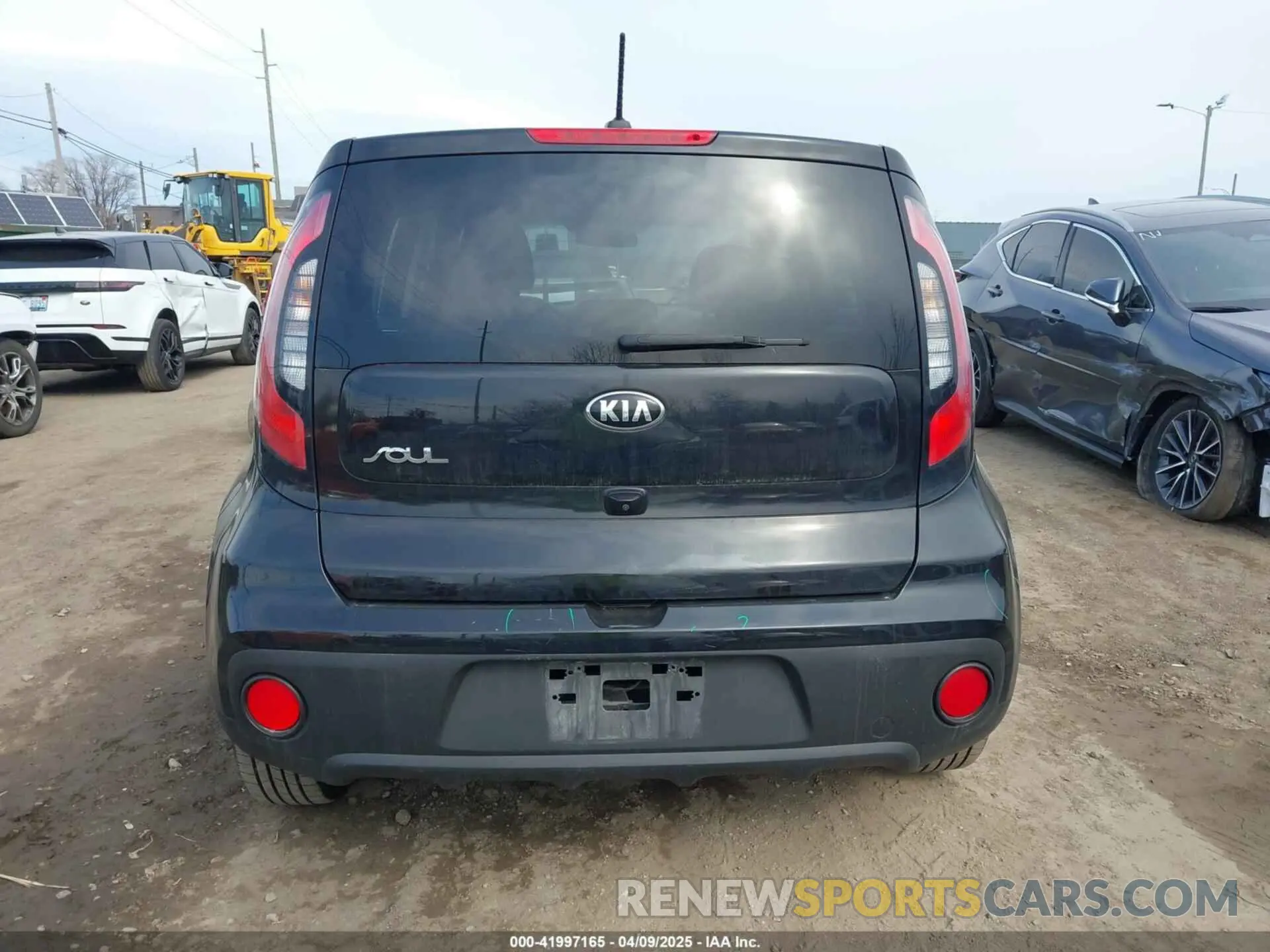 16 fotografías del automóvil dañado KNDJN2A25K7011118 KIA SOUL 2019