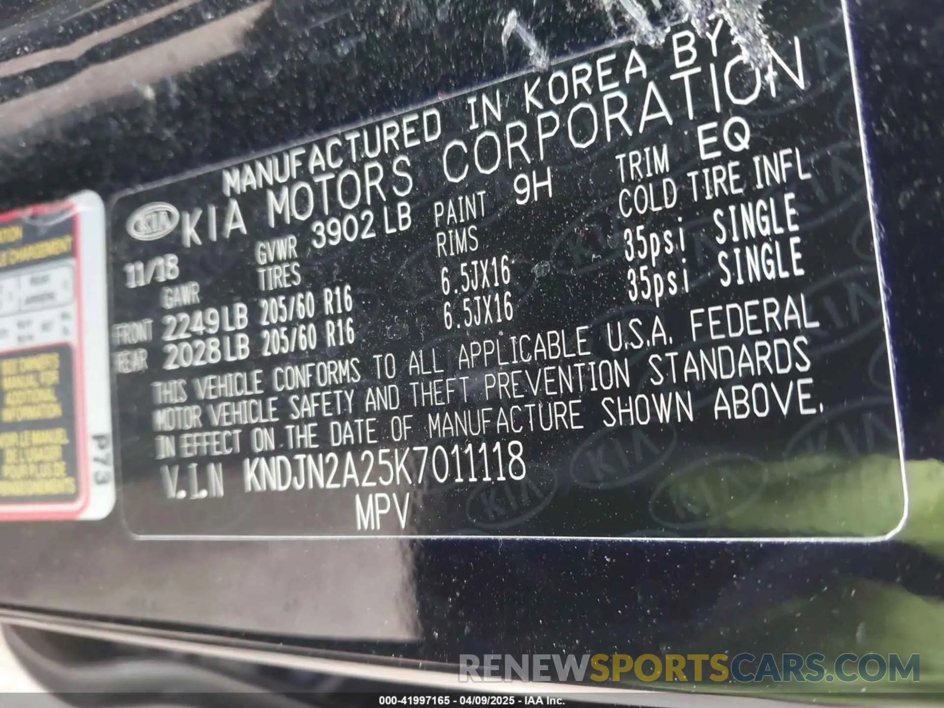 9 fotografías del automóvil dañado KNDJN2A25K7011118 KIA SOUL 2019