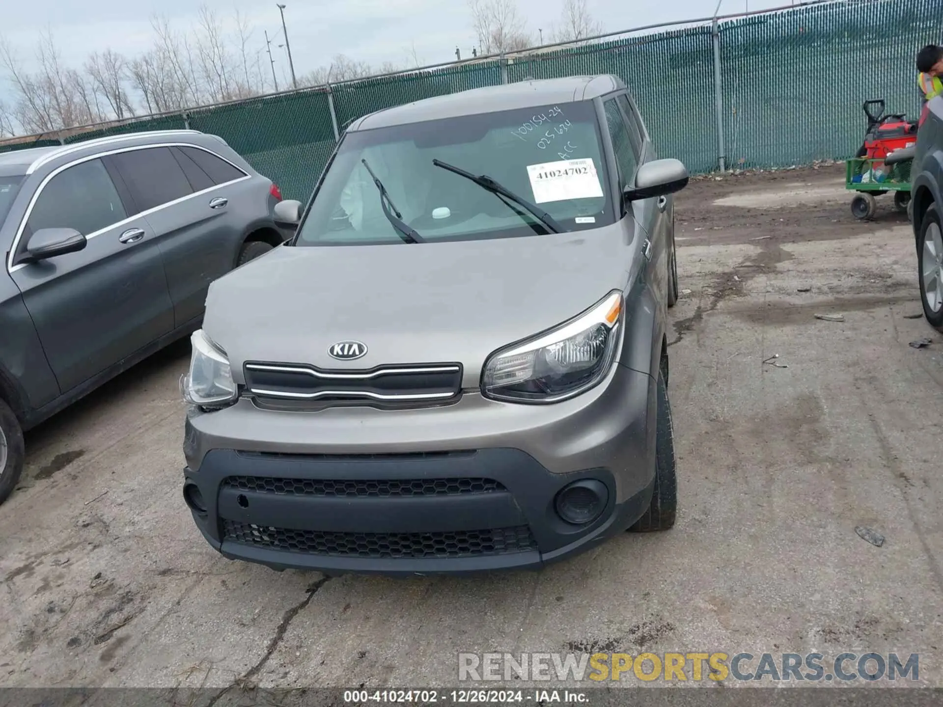 12 fotografías del automóvil dañado KNDJN2A25K7025634 KIA SOUL 2019
