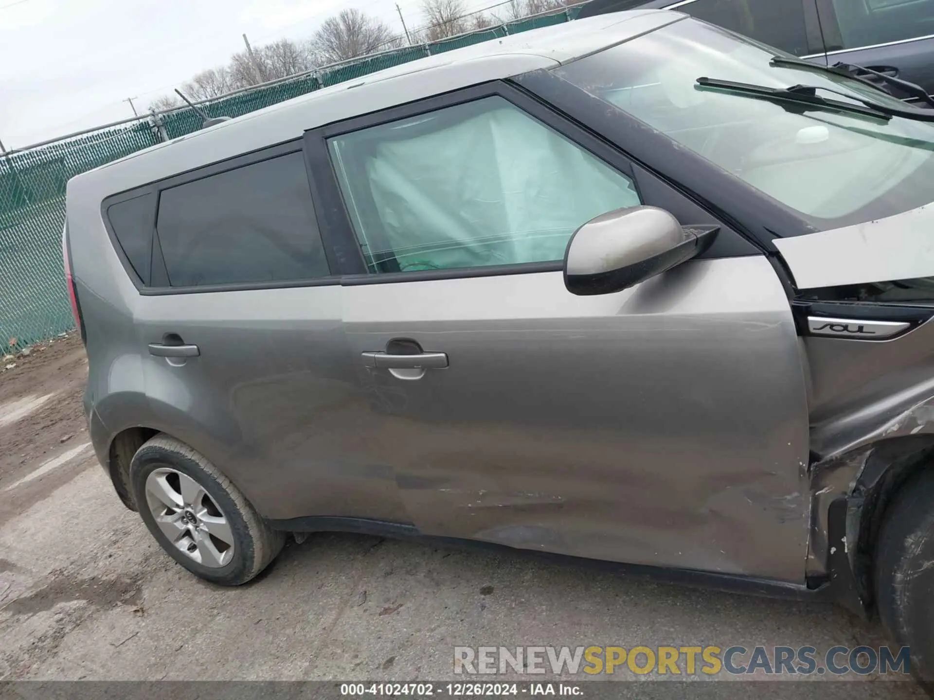 13 fotografías del automóvil dañado KNDJN2A25K7025634 KIA SOUL 2019