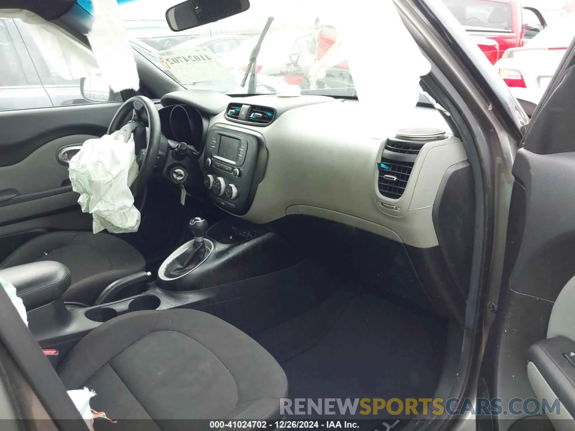 5 fotografías del automóvil dañado KNDJN2A25K7025634 KIA SOUL 2019