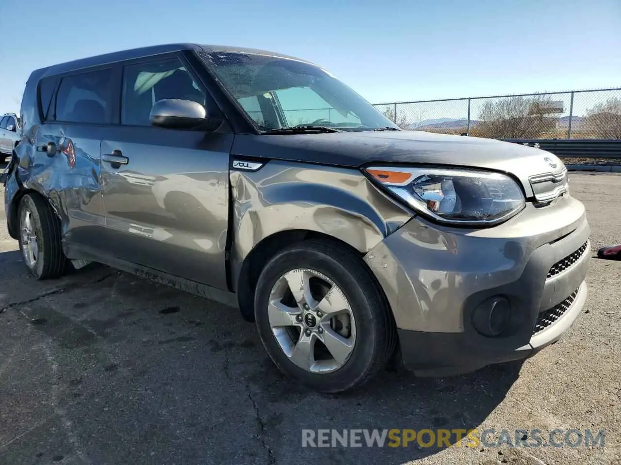 4 fotografías del automóvil dañado KNDJN2A25K7643116 KIA SOUL 2019