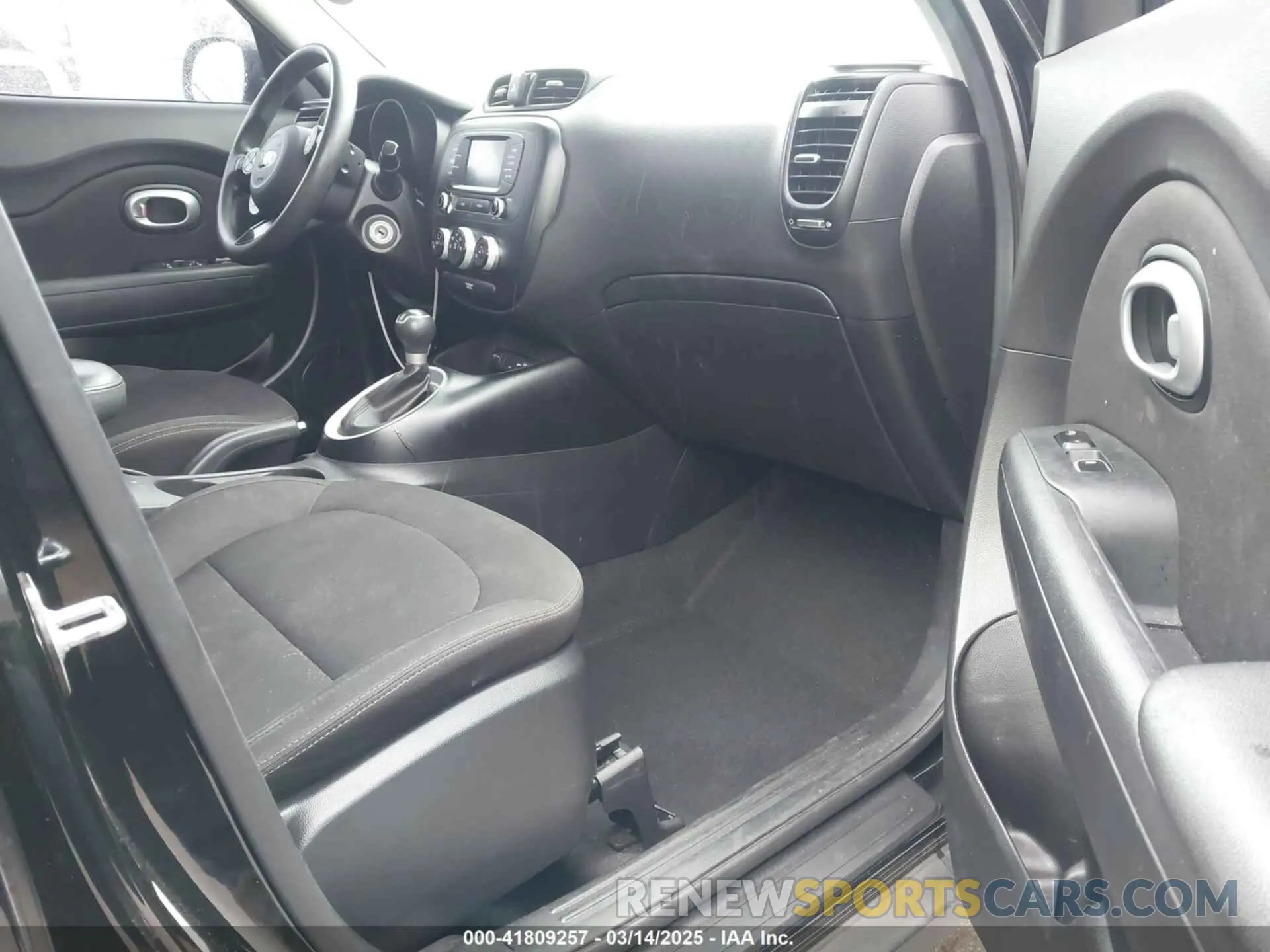 5 fotografías del automóvil dañado KNDJN2A25K7650566 KIA SOUL 2019