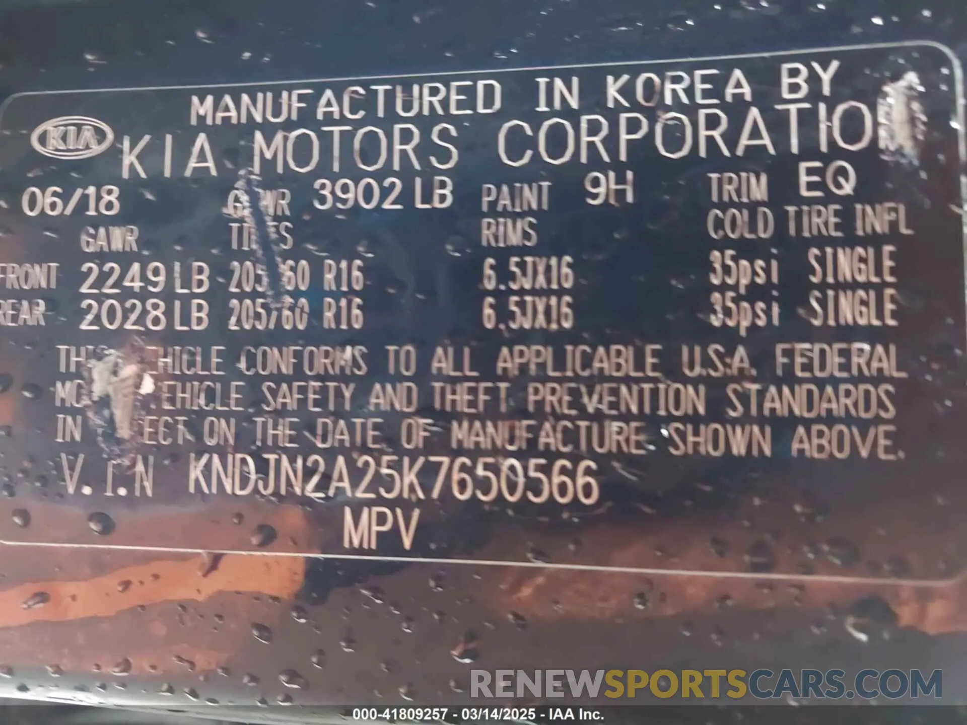 9 fotografías del automóvil dañado KNDJN2A25K7650566 KIA SOUL 2019