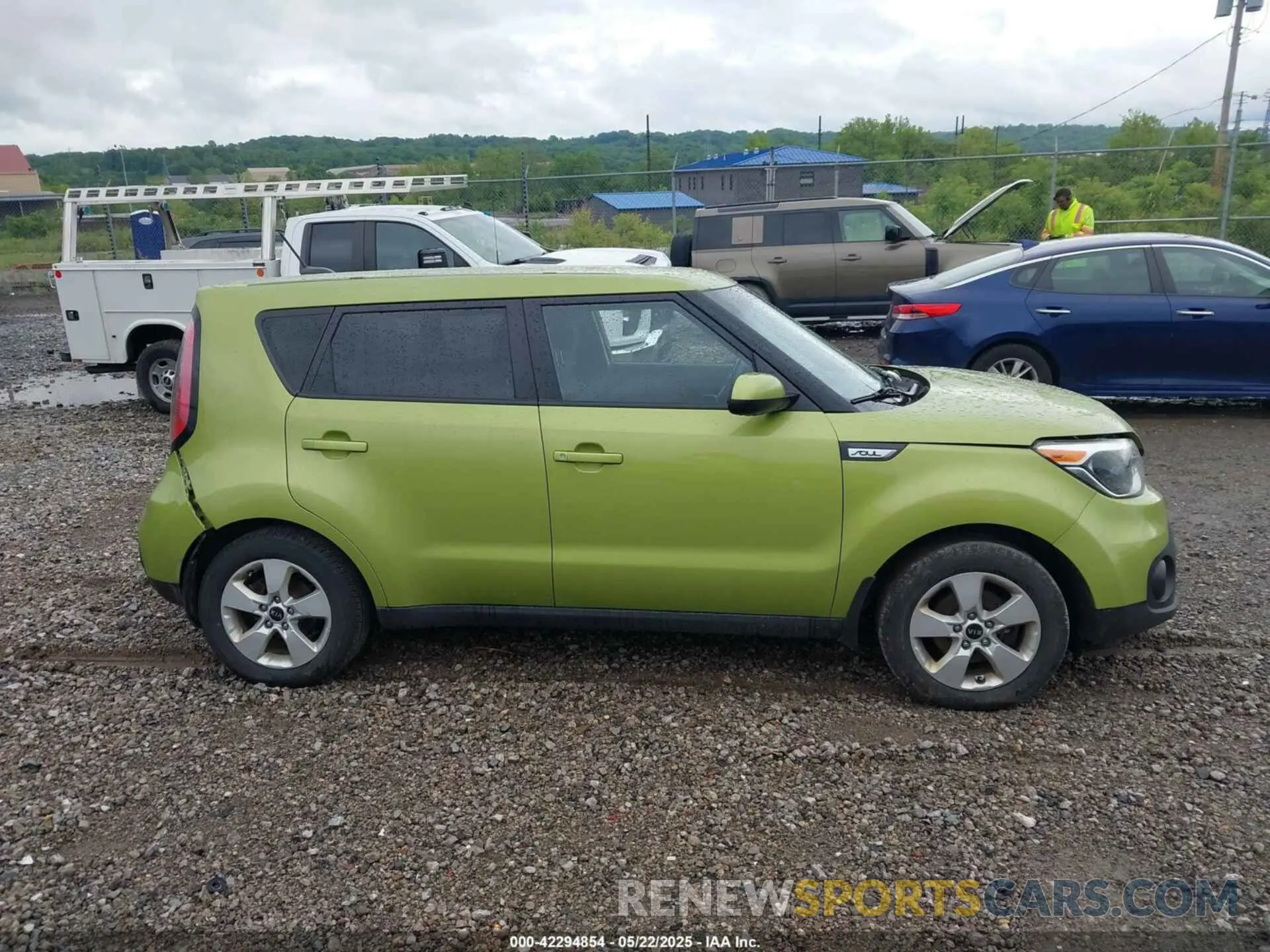 13 fotografías del automóvil dañado KNDJN2A25K7910206 KIA SOUL 2019