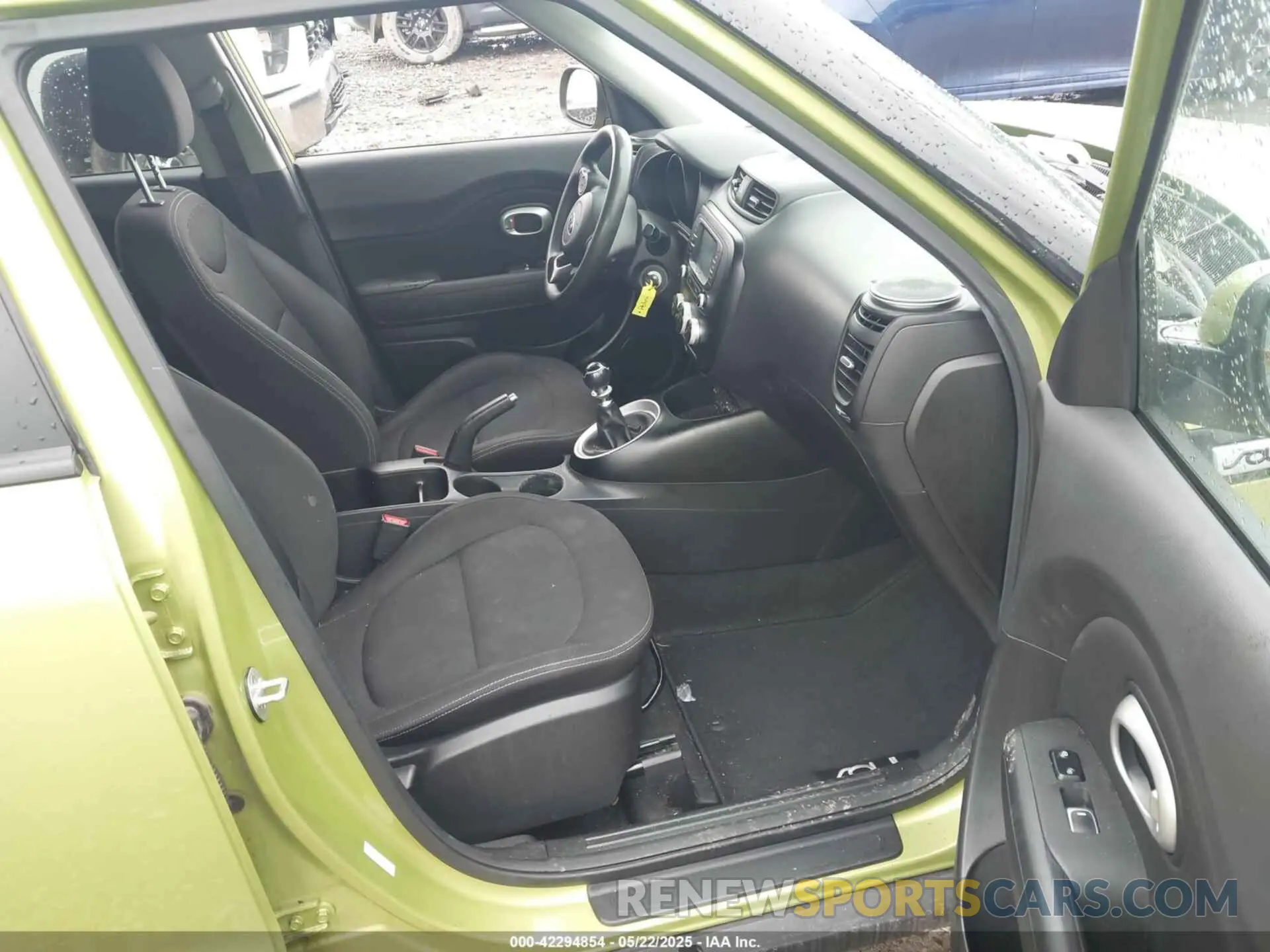5 fotografías del automóvil dañado KNDJN2A25K7910206 KIA SOUL 2019
