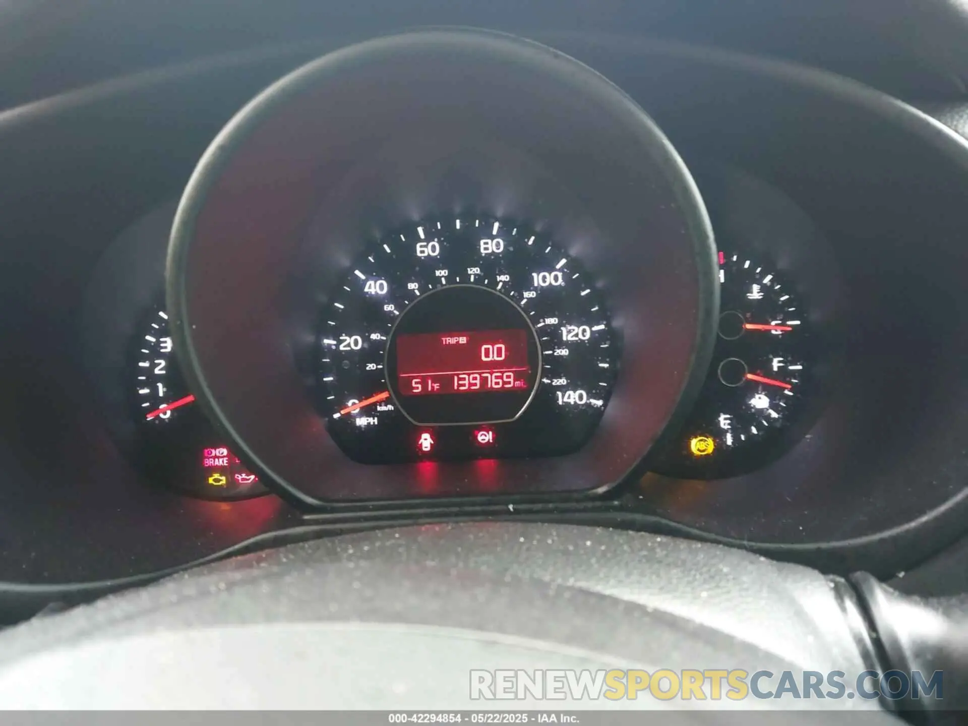 7 fotografías del automóvil dañado KNDJN2A25K7910206 KIA SOUL 2019