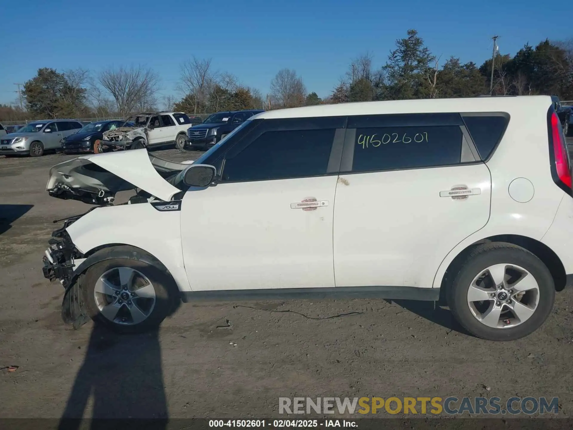 14 fotografías del automóvil dañado KNDJN2A26K7002086 KIA SOUL 2019