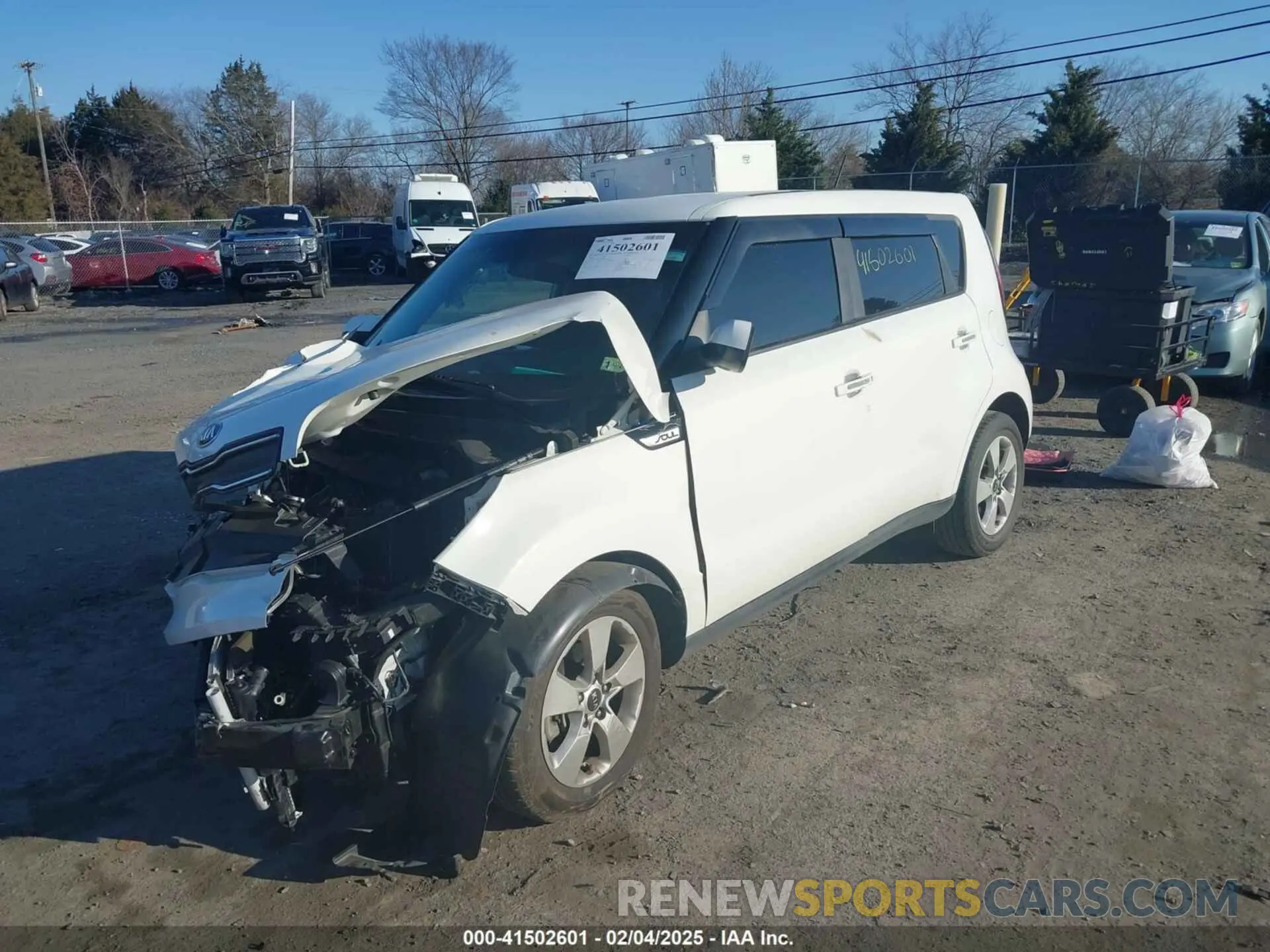 2 fotografías del automóvil dañado KNDJN2A26K7002086 KIA SOUL 2019